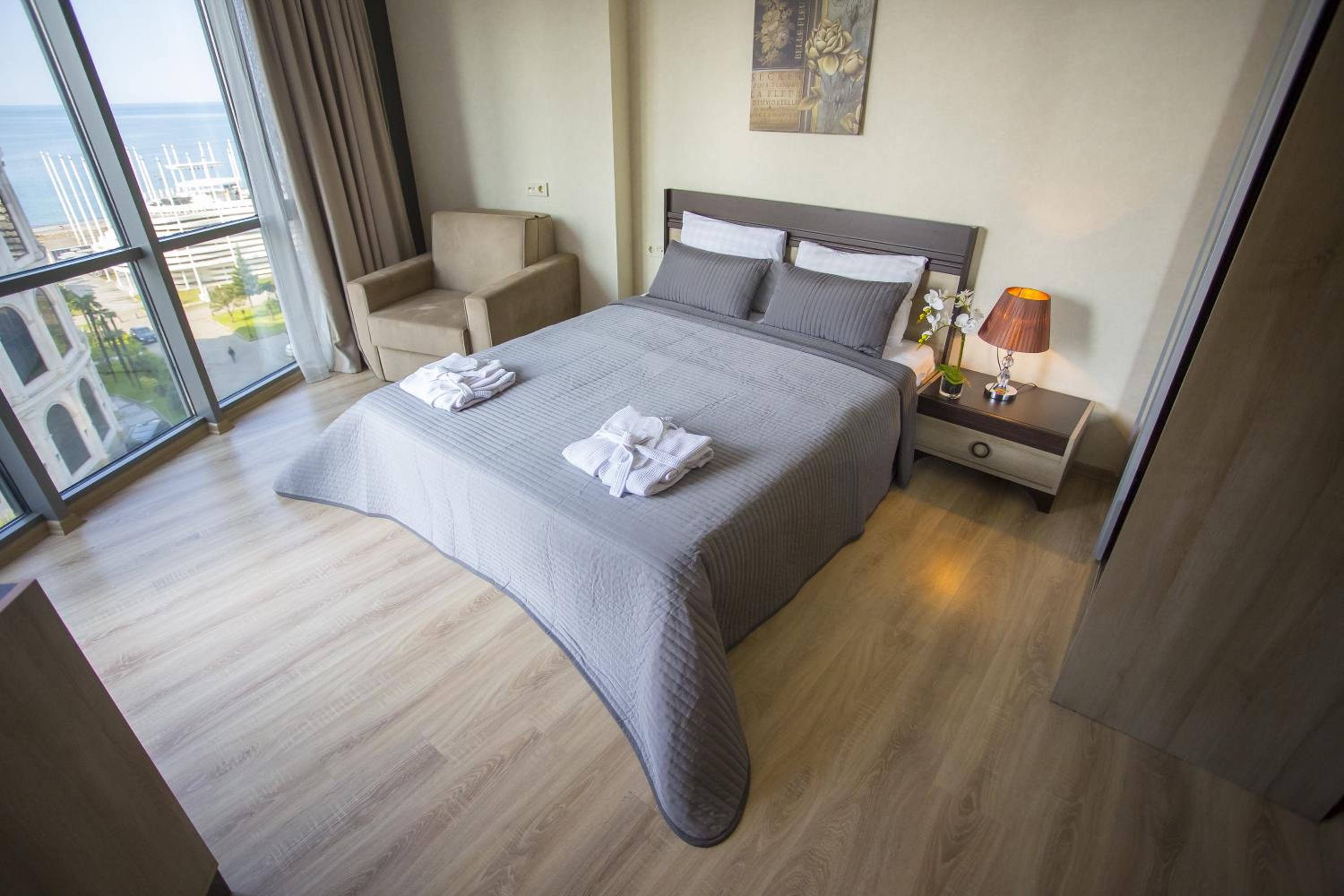 Deluxe Suite With Sea View