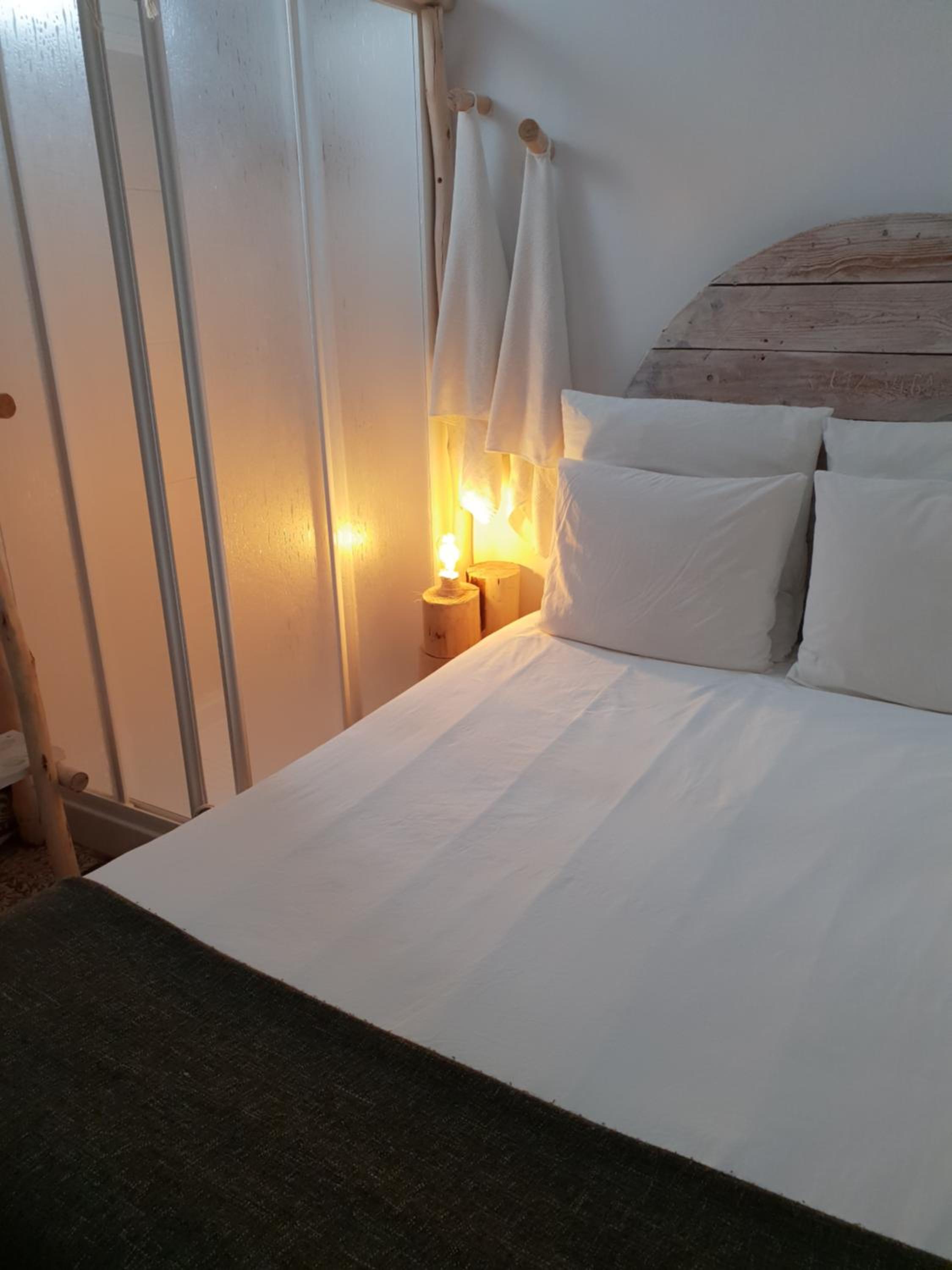 Habitación Doble Estándar con Baño Compartido