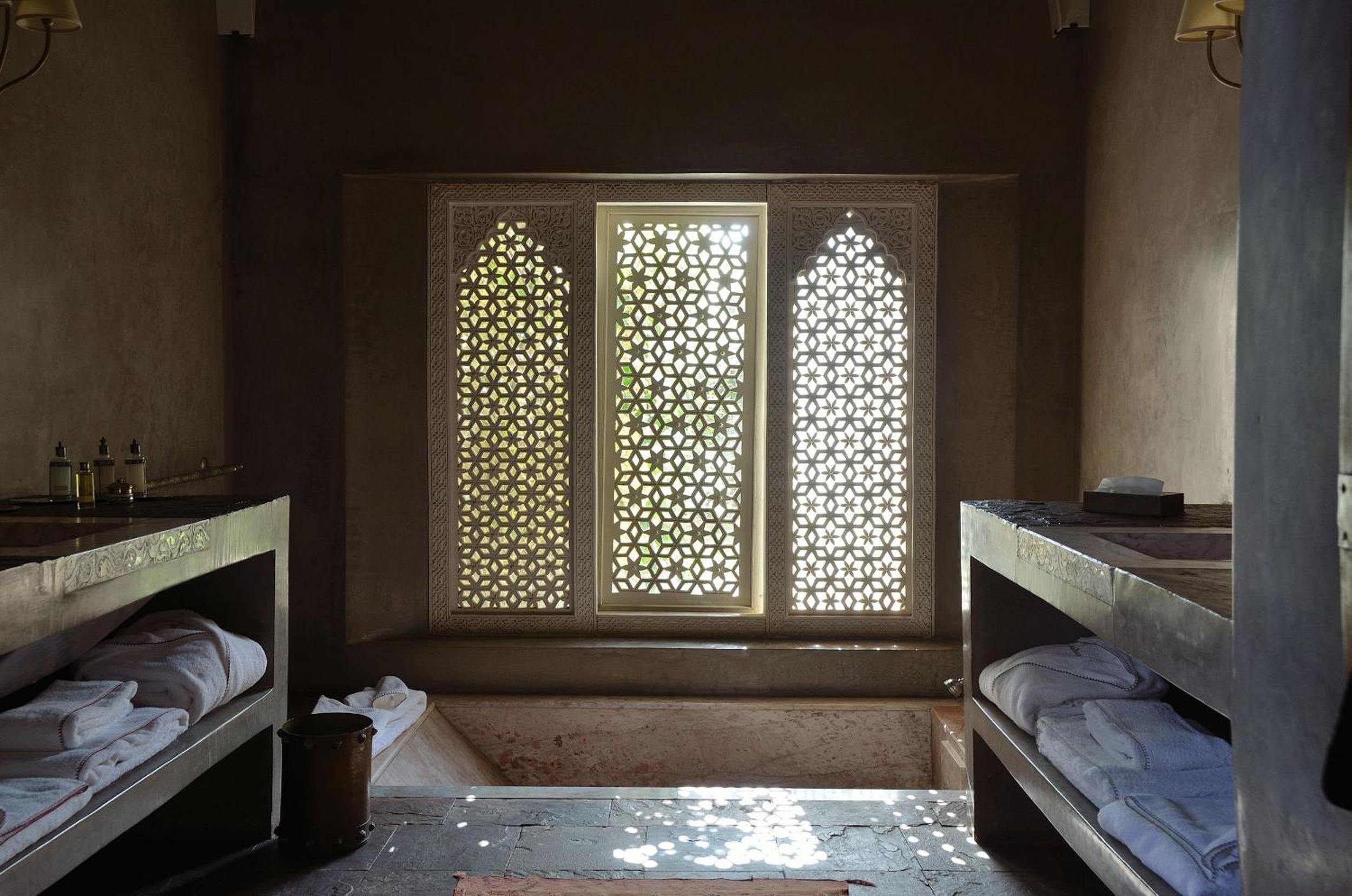 Large Harim-Suite with Private Pool - Photo 3