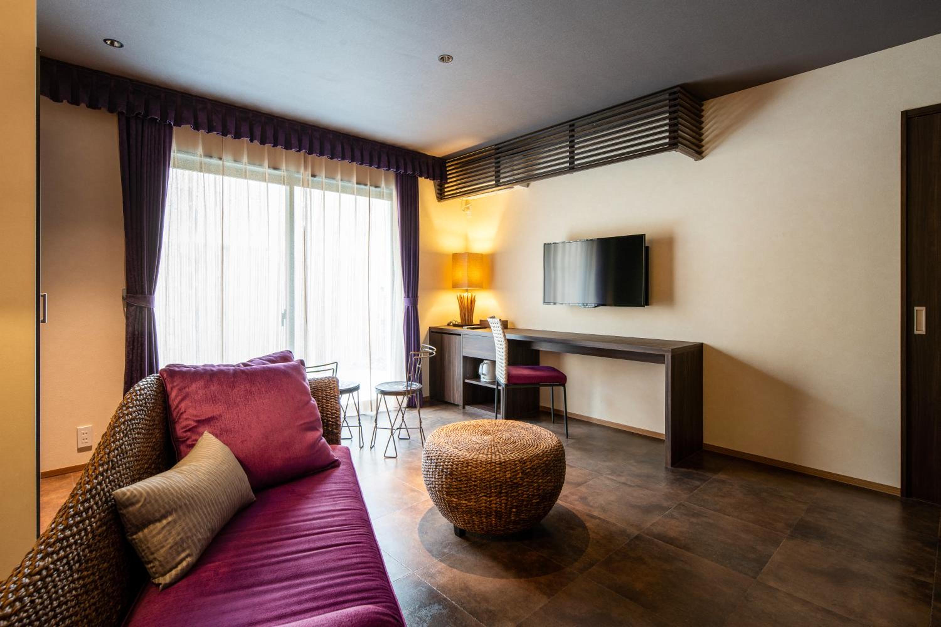 Suite with Garden View - Photo 9