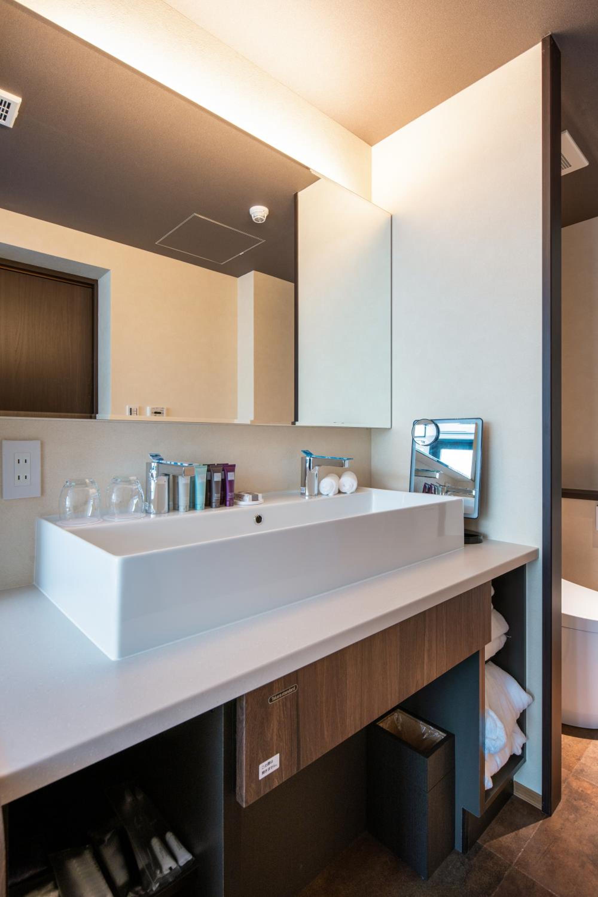 Suite with Garden View - Photo 7