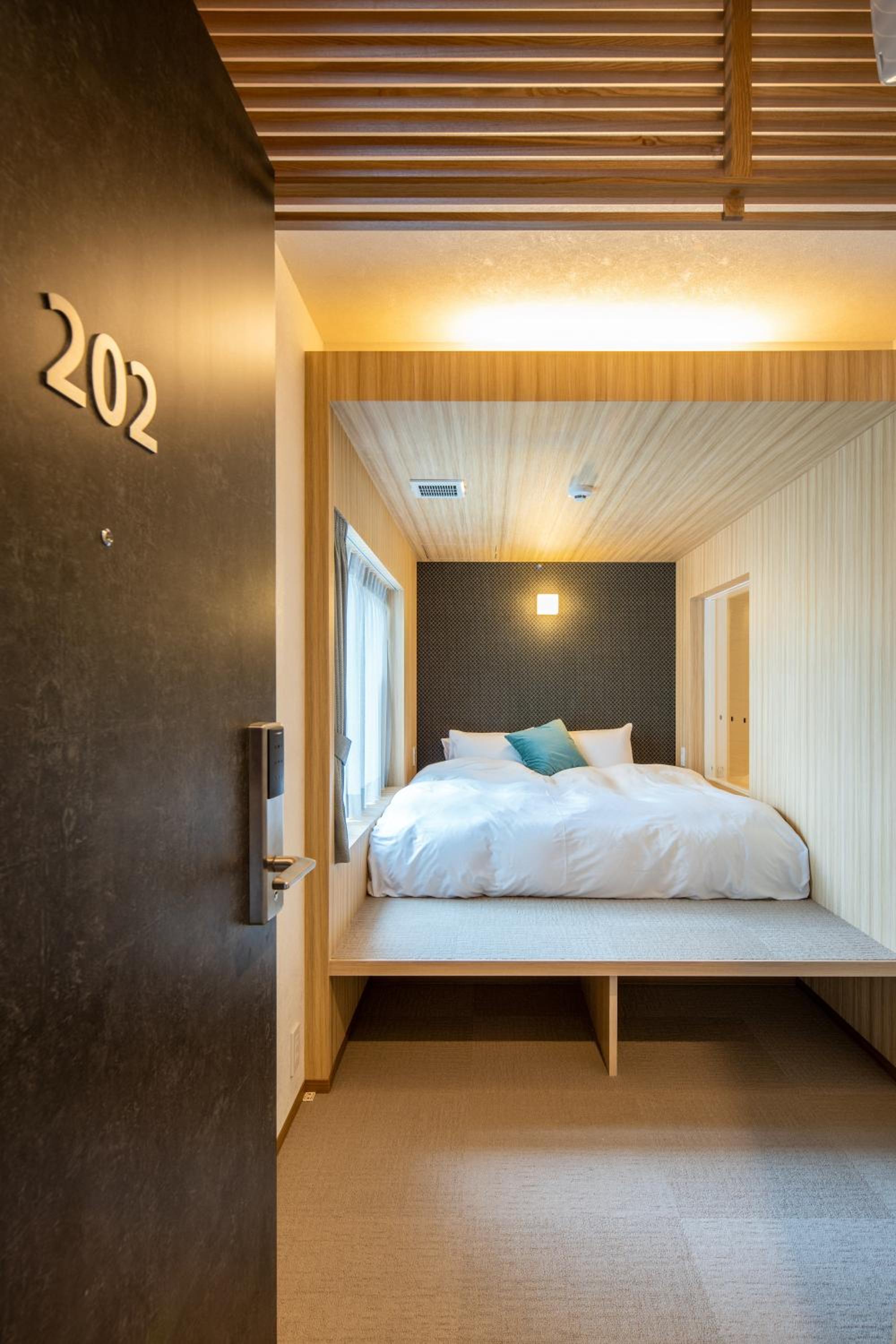 Standard Queen Room - Photo 5