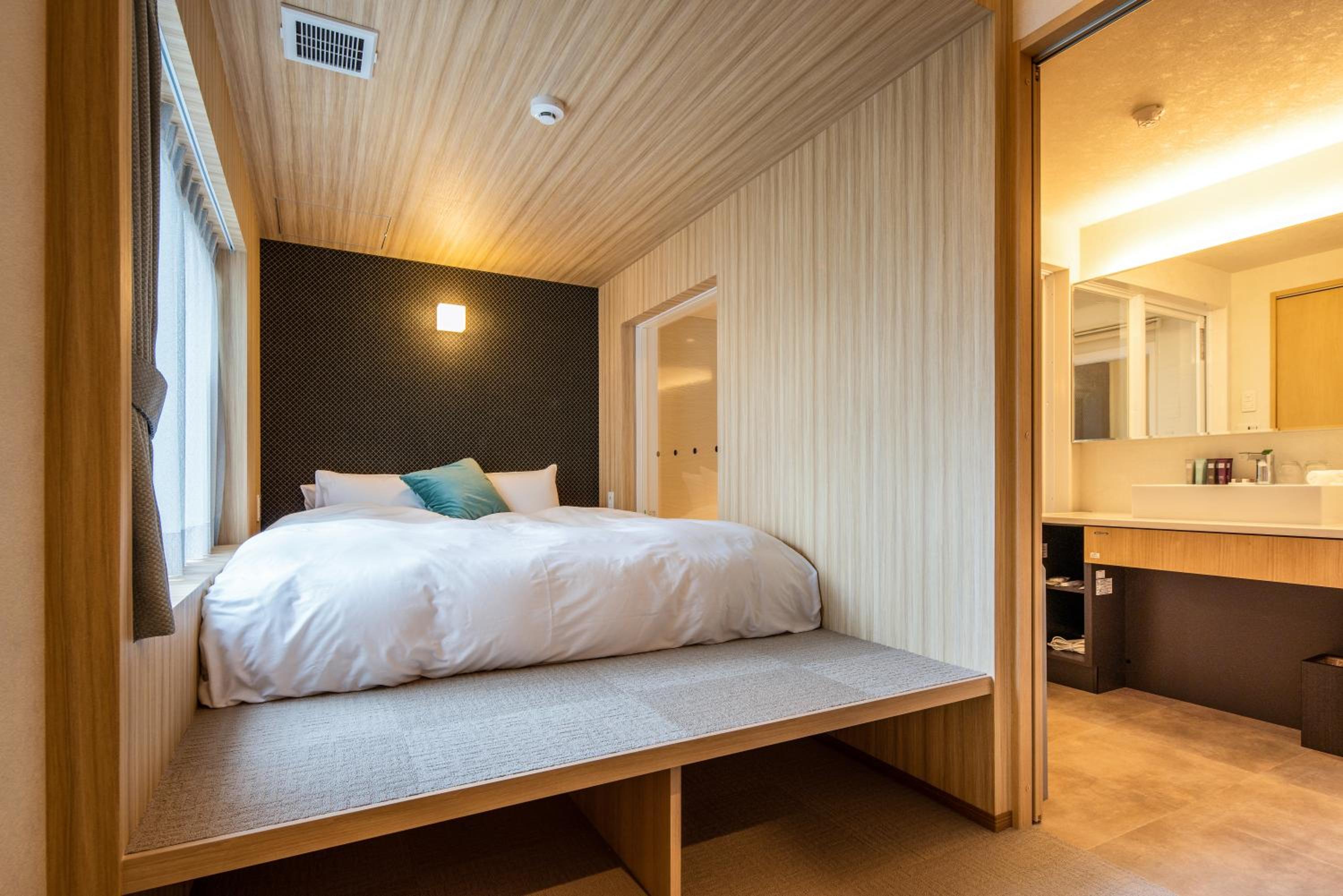 Standard Queen Room - Photo 6