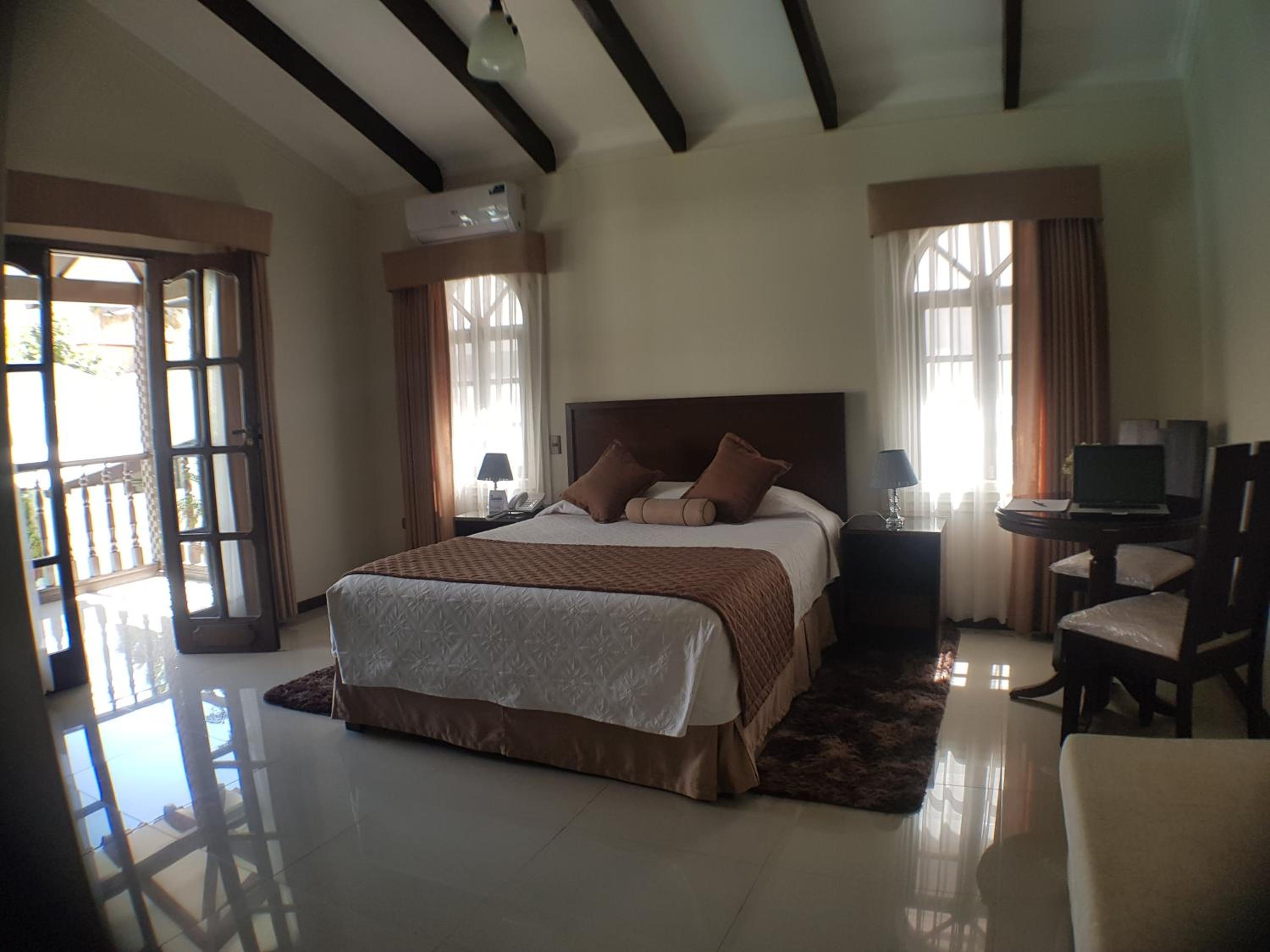 Quadruple Room with Two Double Beds  photo 3