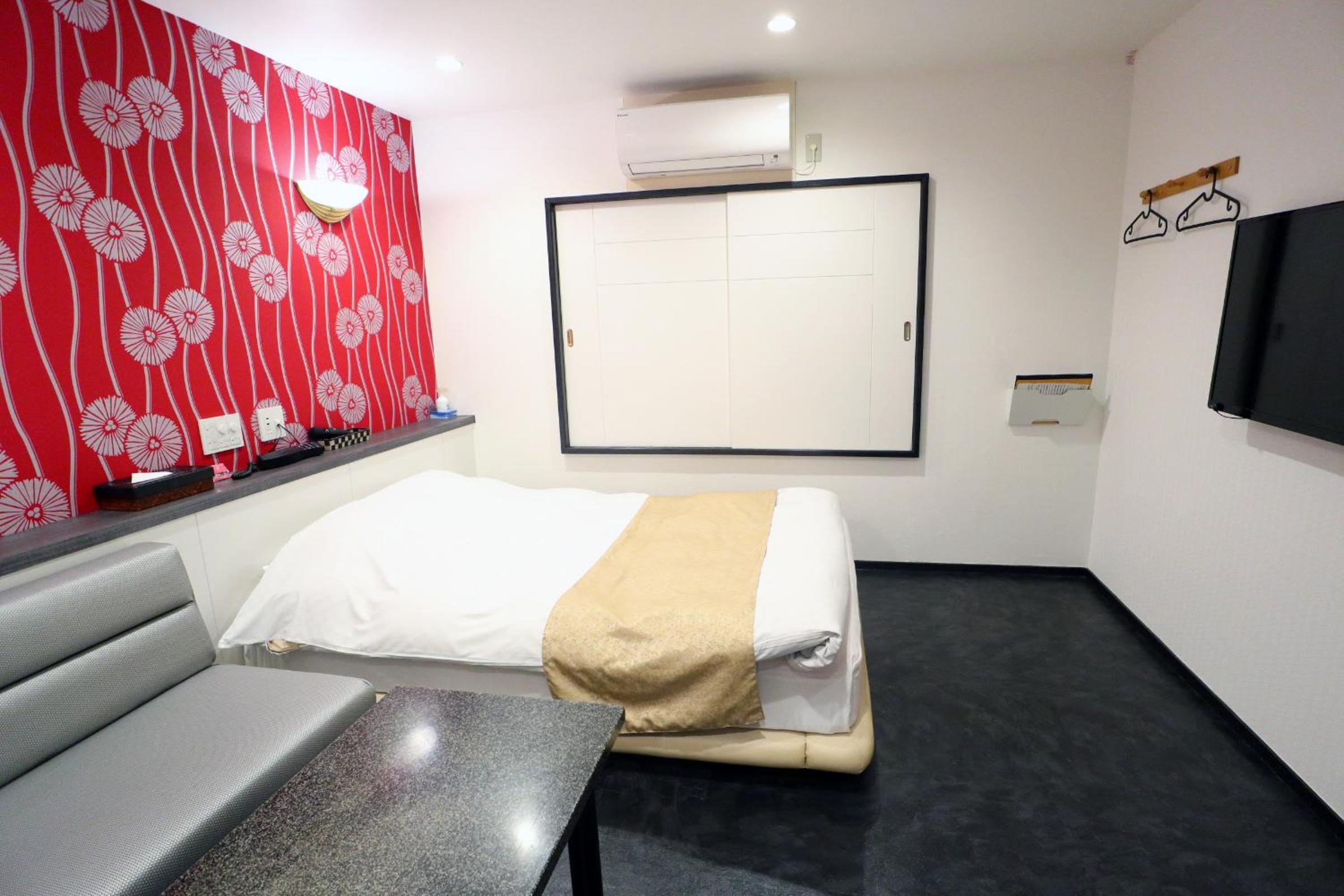 Standard Double Room - Smoking - Photo 4