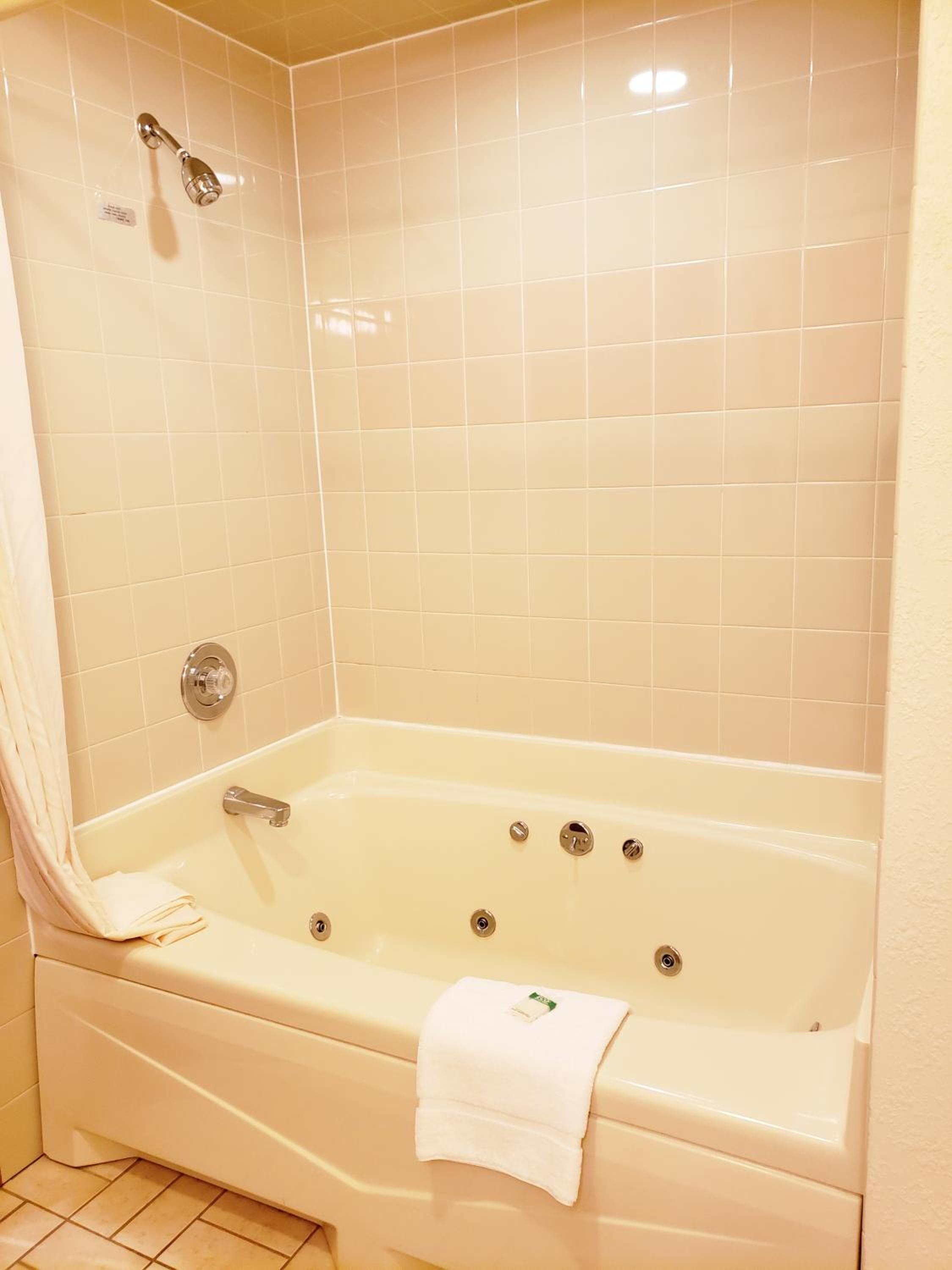 Deluxe King Room photo 3