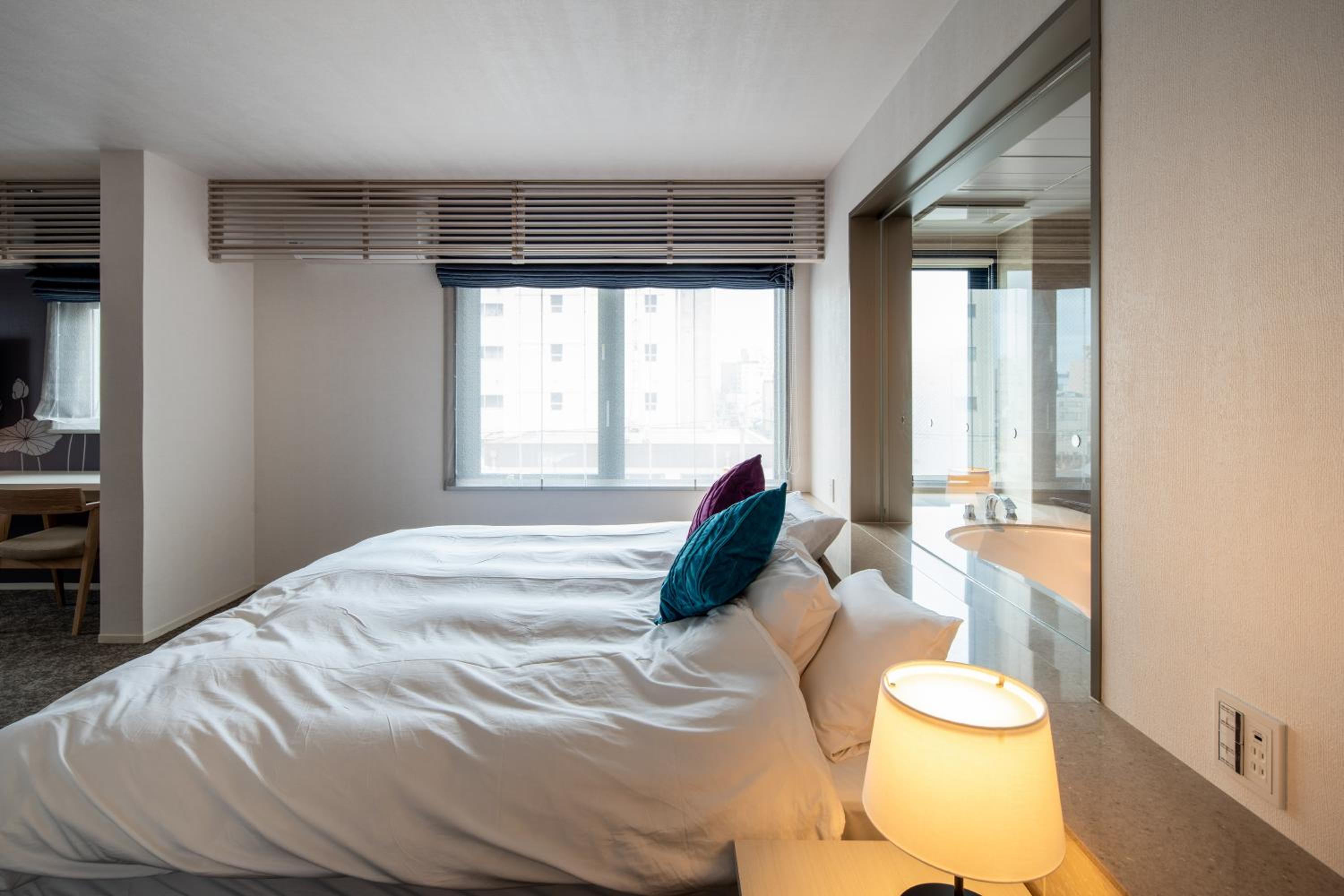 Executive Suite - Photo 13