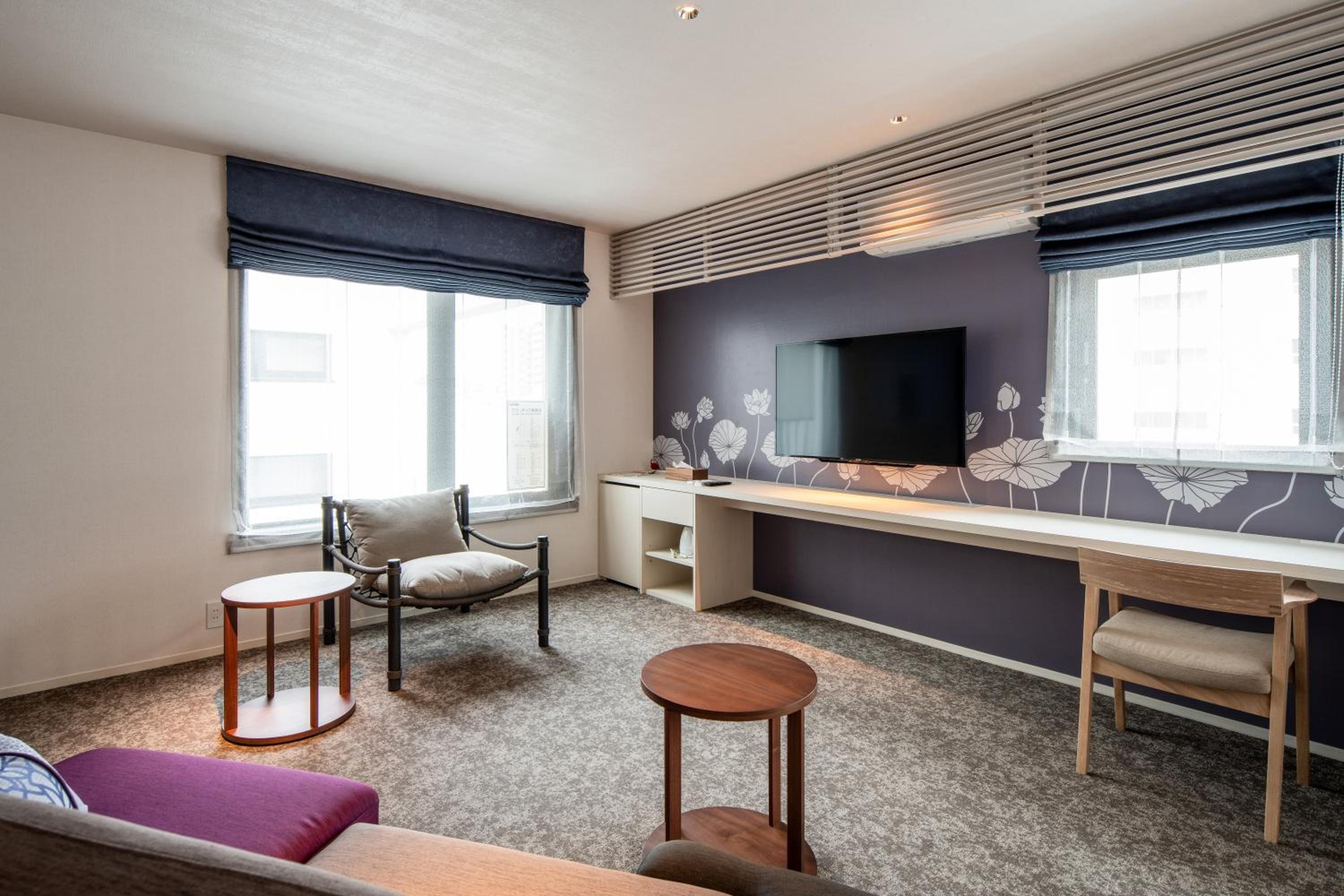 Executive Suite - Photo 9