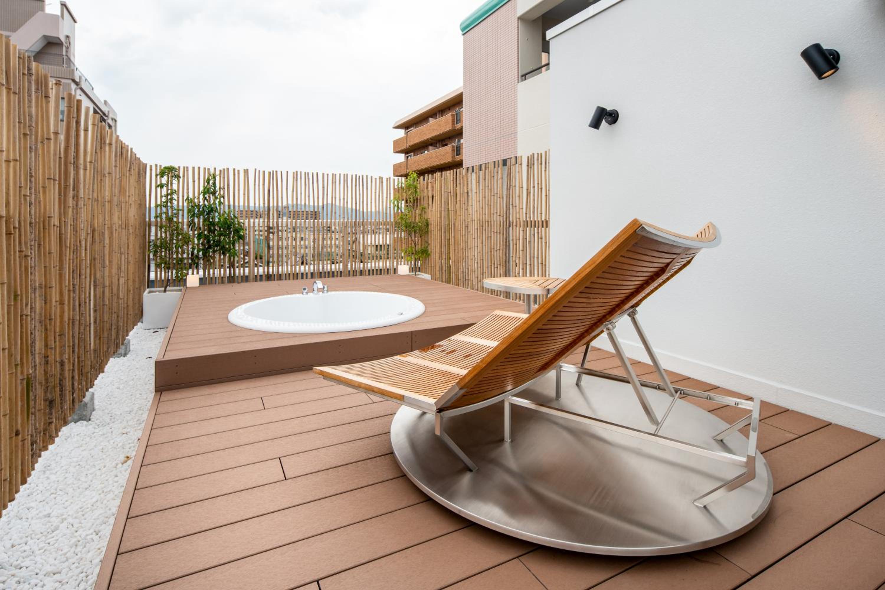 Executive Suite - Photo 7
