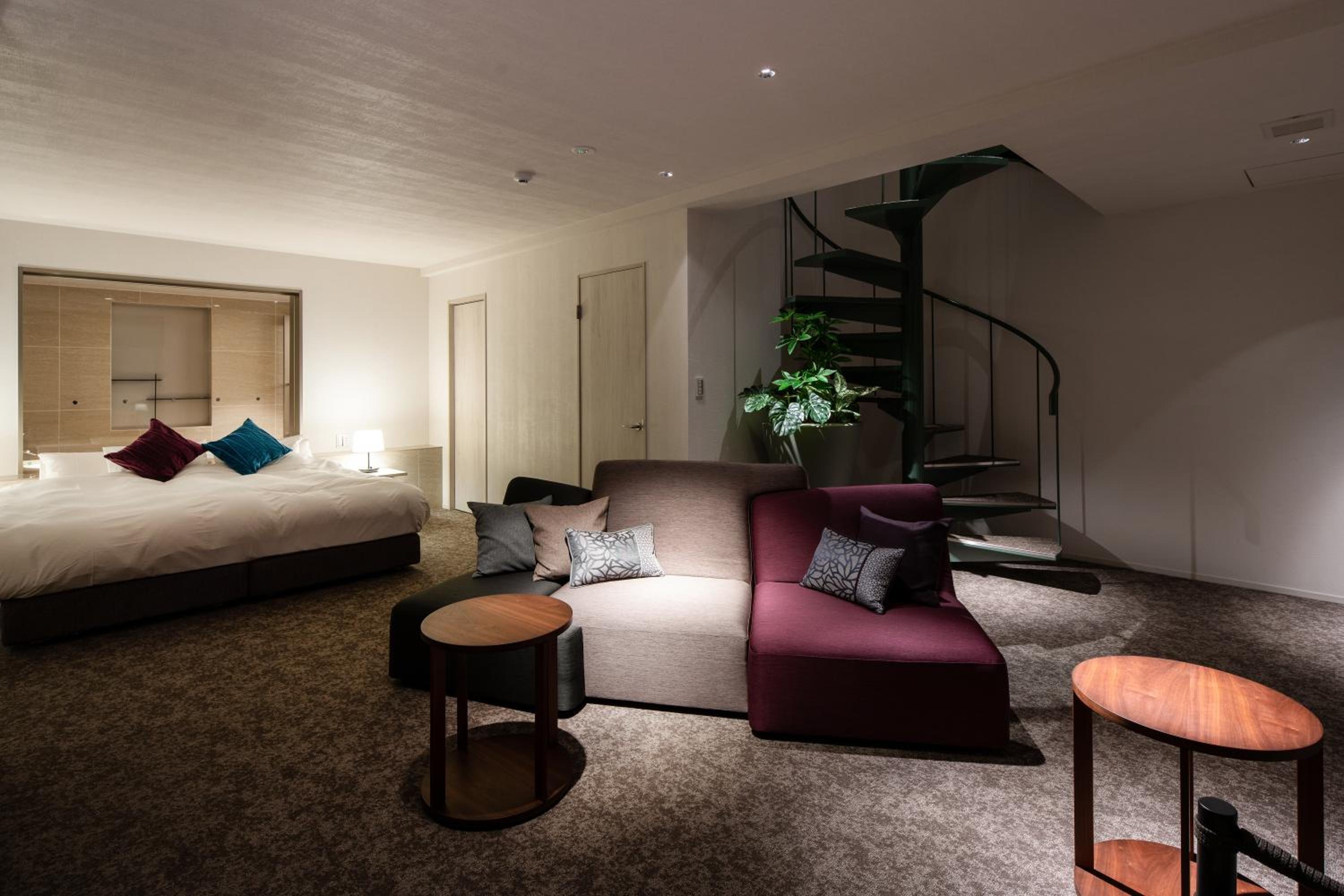 Executive Suite - Photo 5