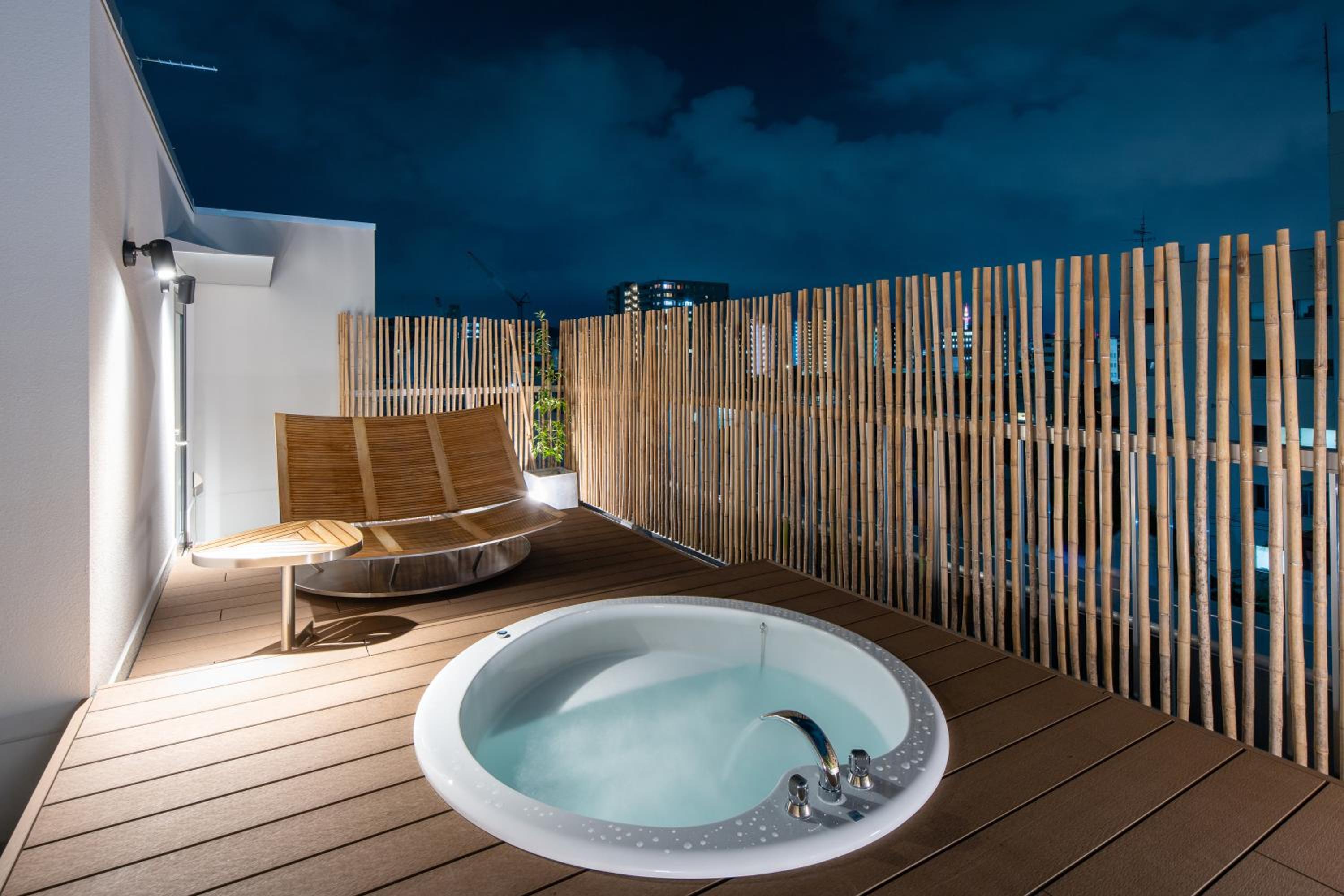 Executive Suite - Photo 4