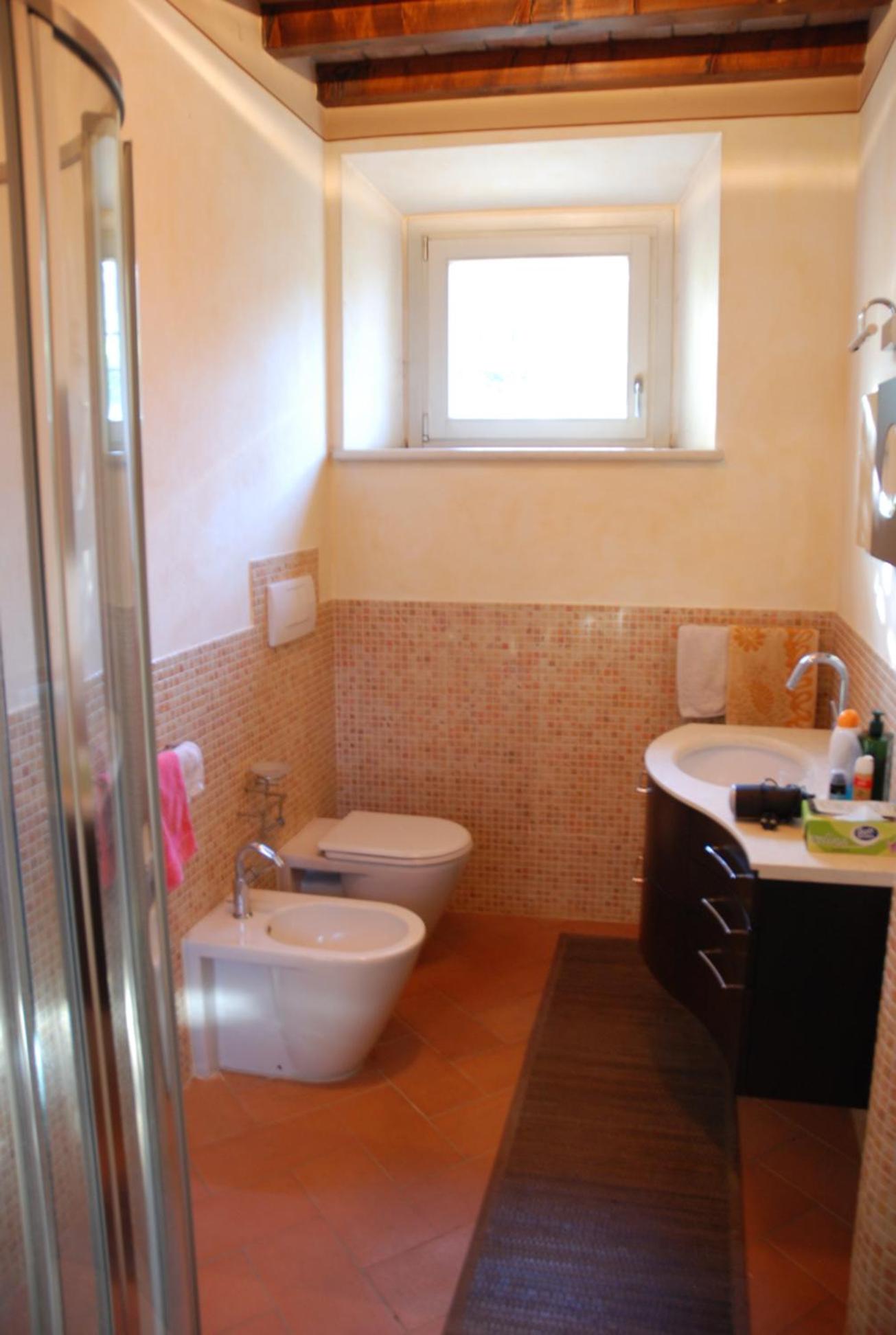 Twin Room with Private Bathroom photo 3