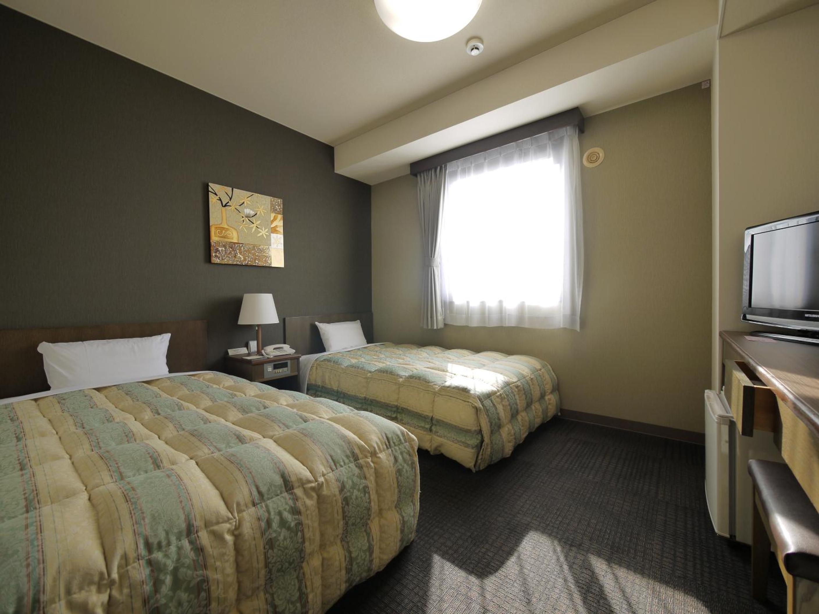 Twin Room - Smoking - Photo 3