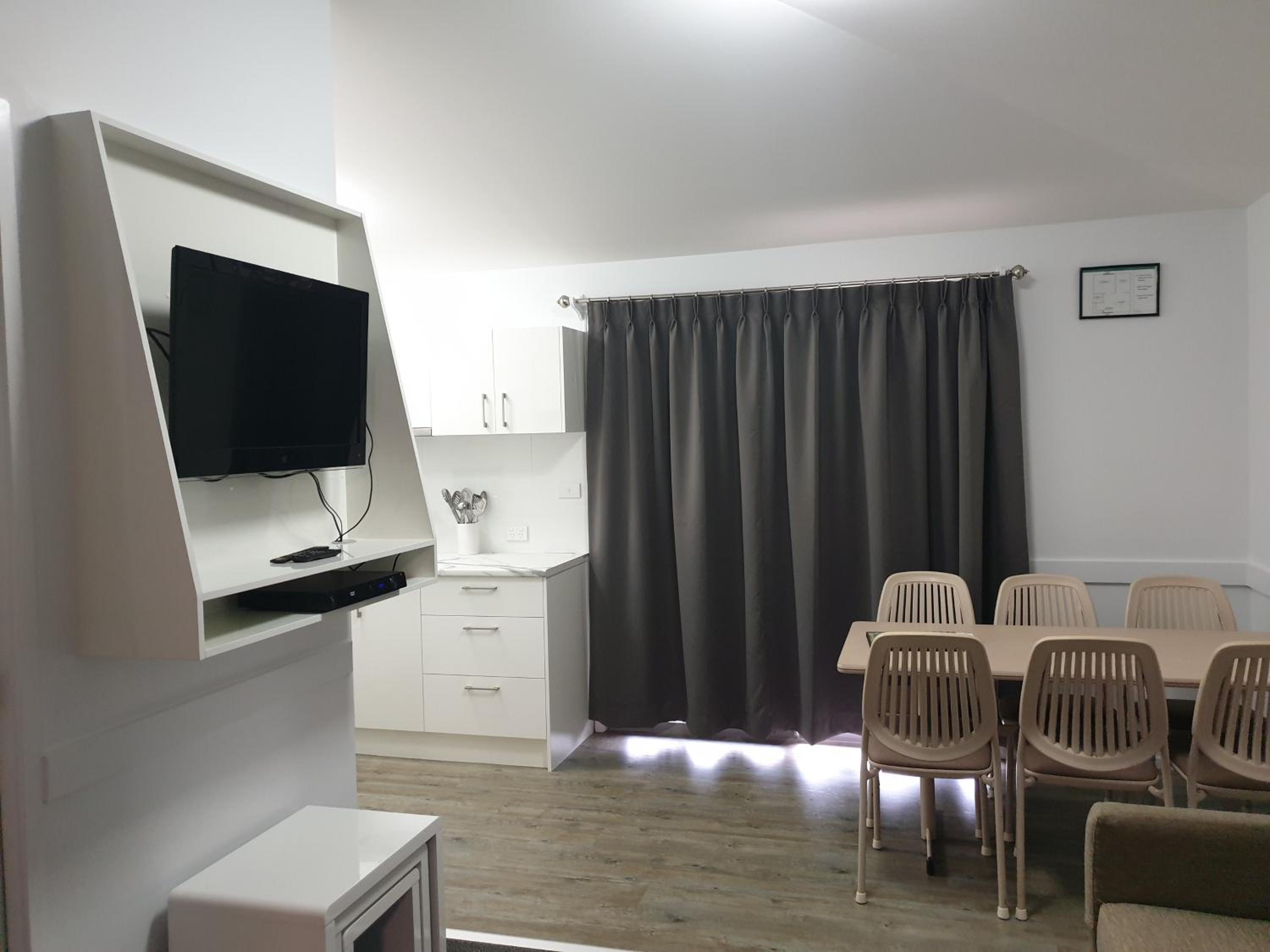 Deluxe Family Room photo 3