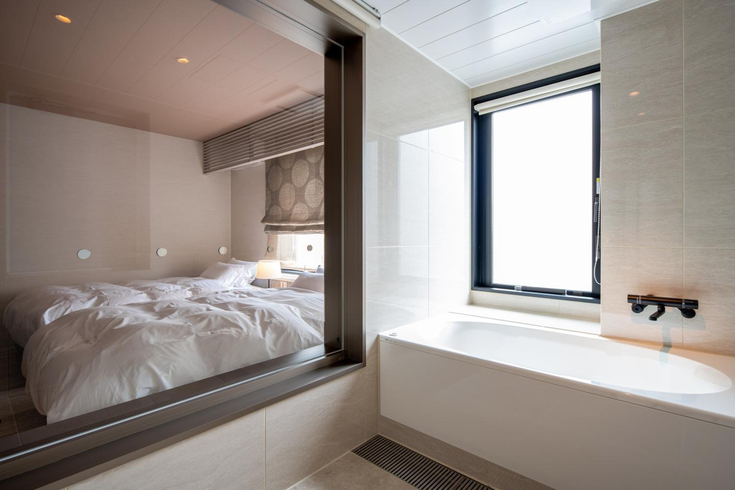 Suite - Photo 8