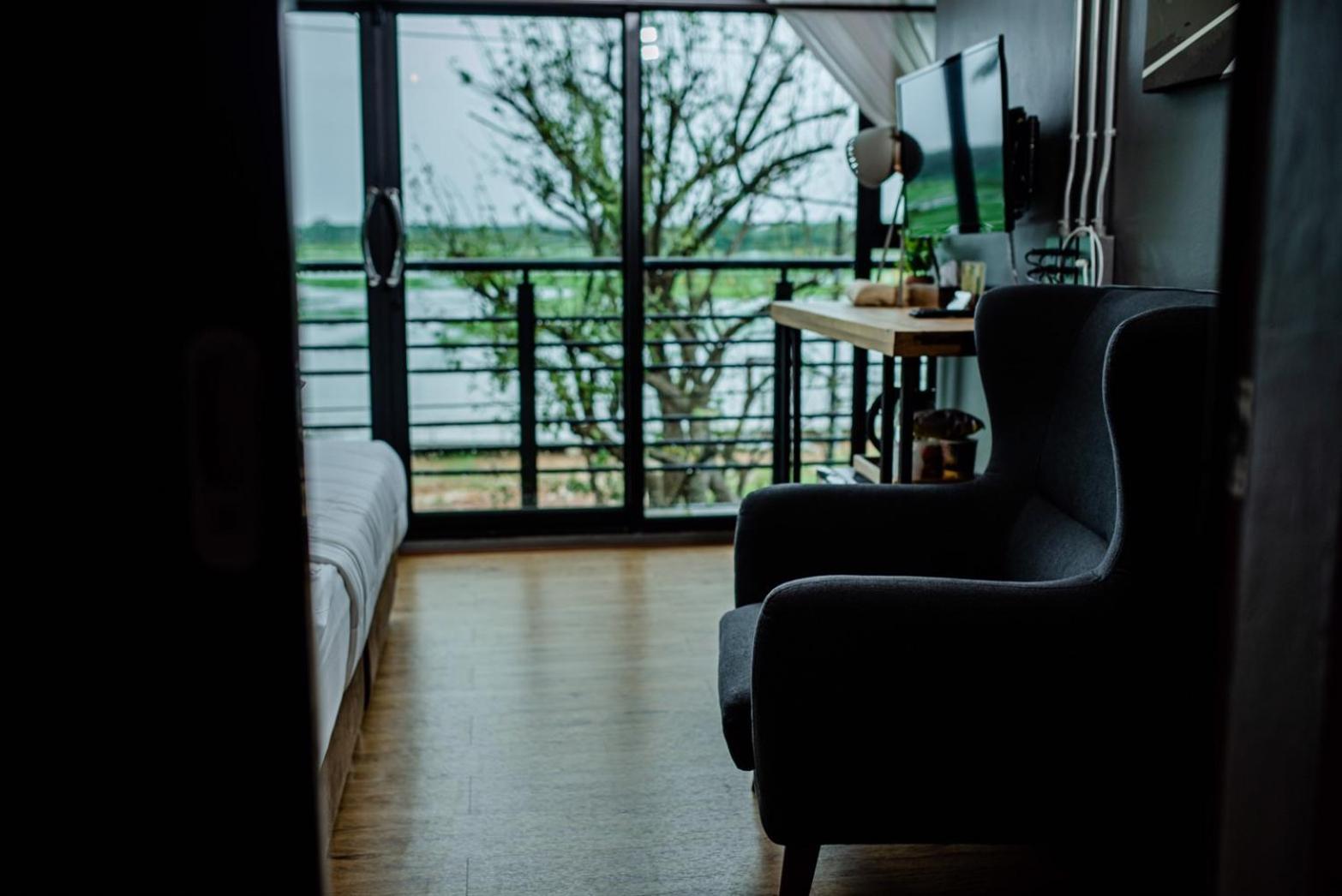Deluxe Double Room with Balcony photo 1