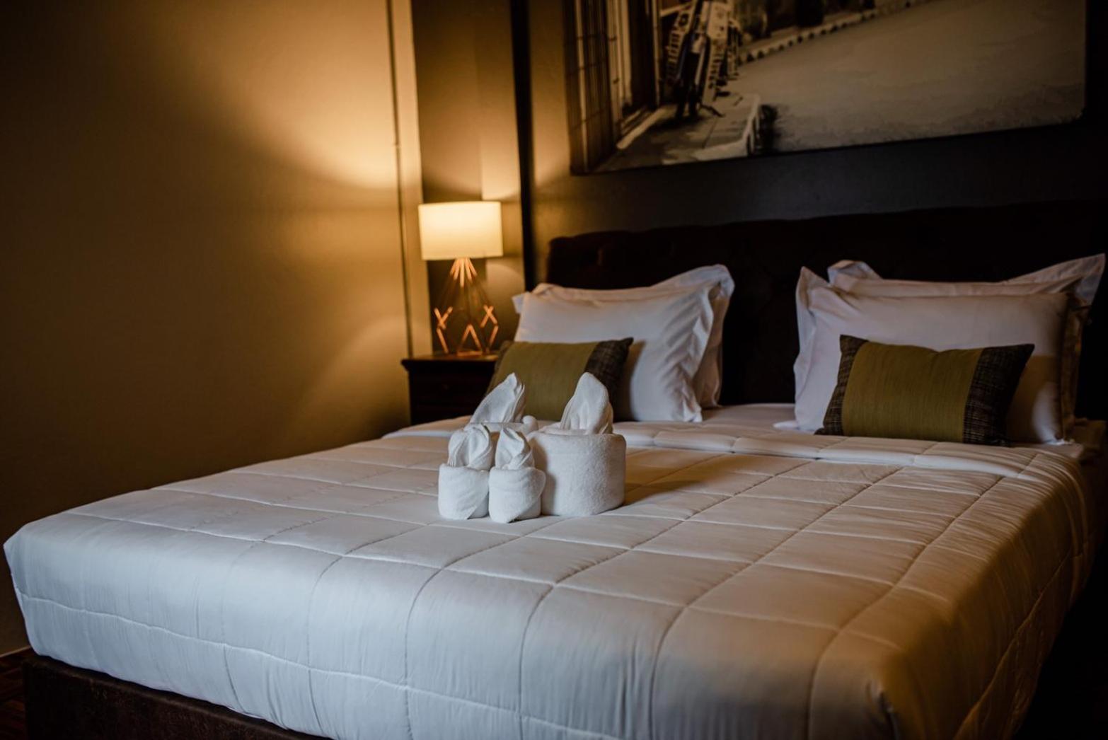 Standard King Room photo 1