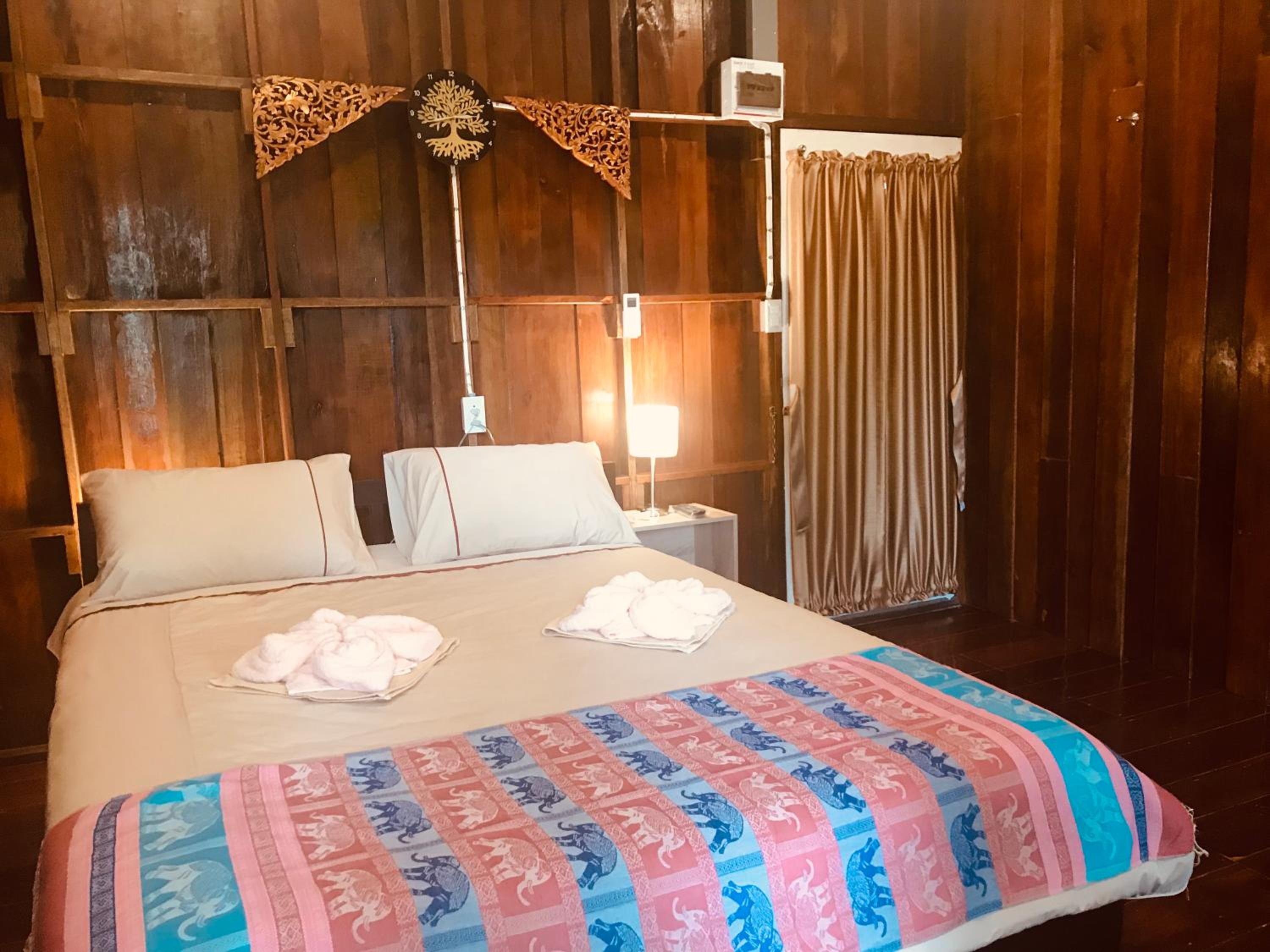 Queen Room with Balcony - Photo 1