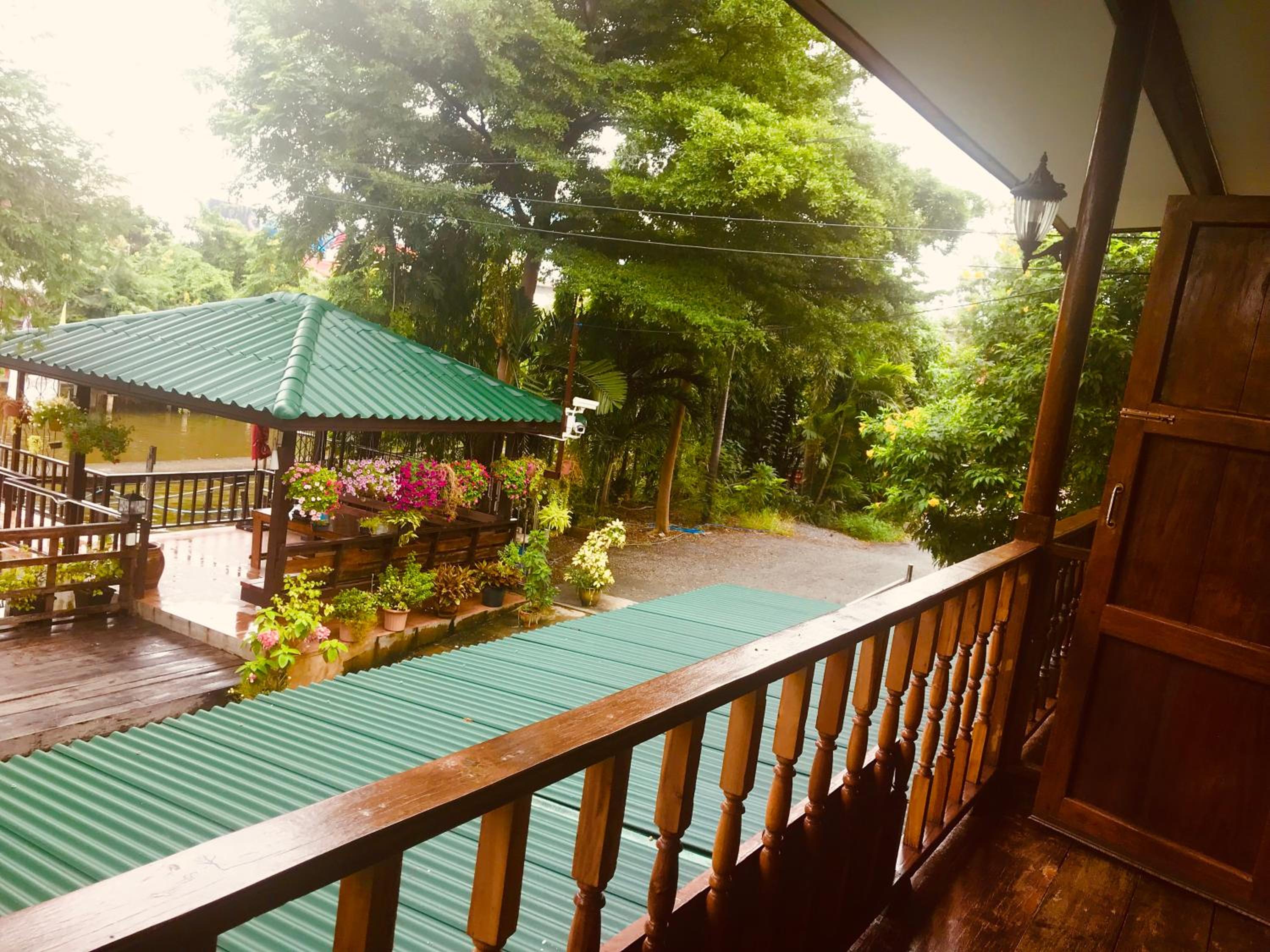 Queen Room with Balcony - Photo 3