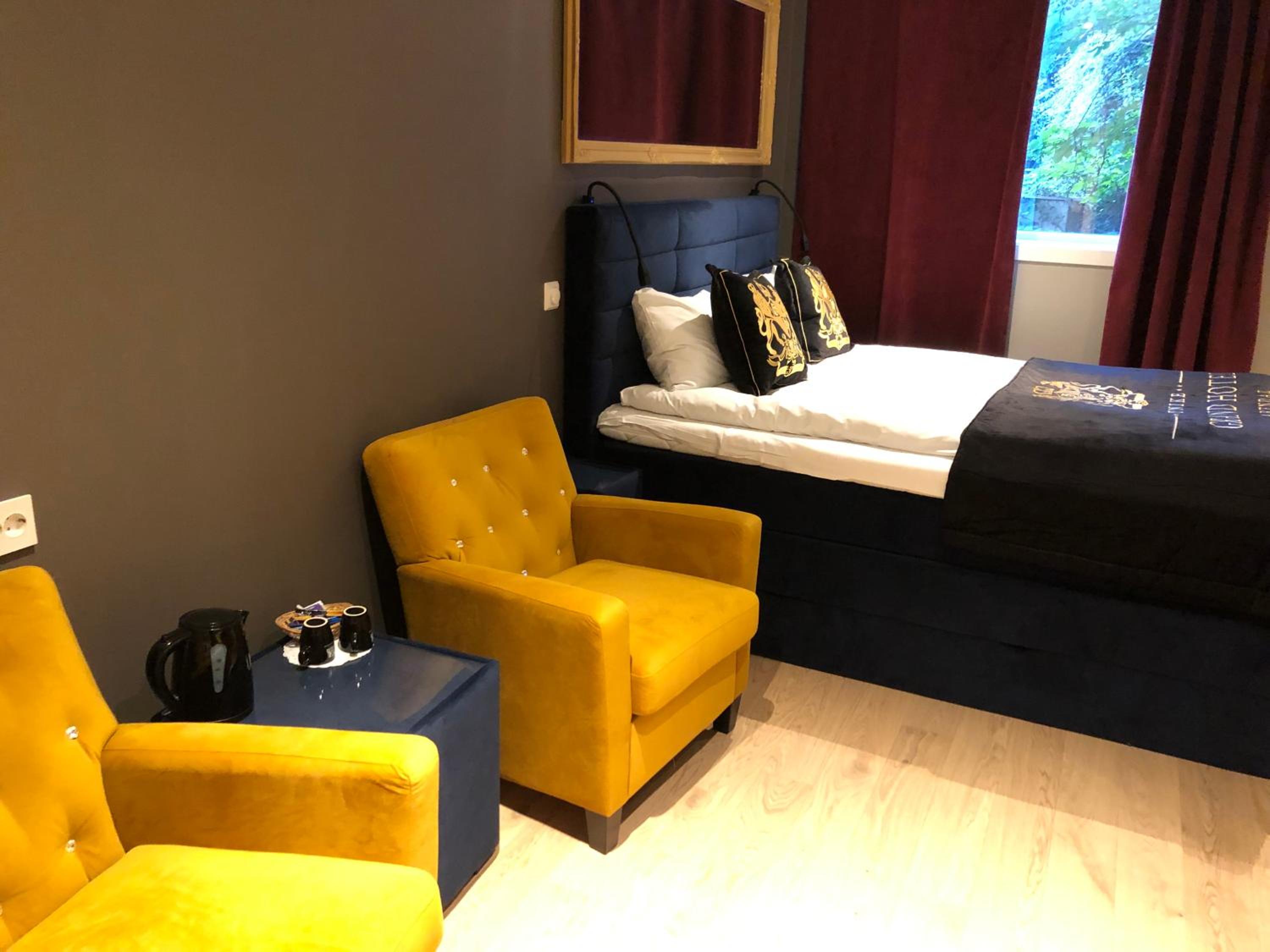 Single Room with Evening Meal