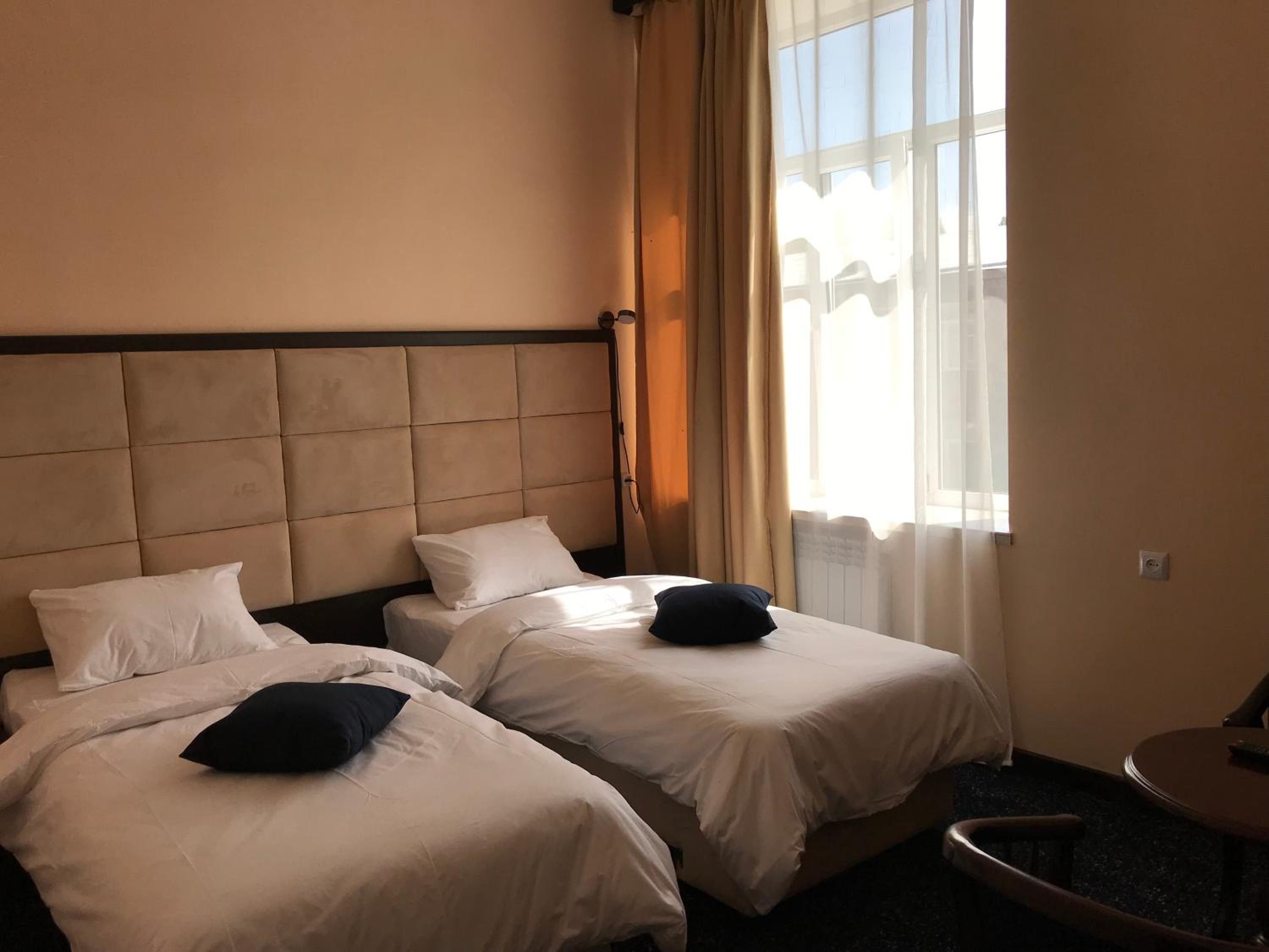 Standard Double or Twin Room photo 3