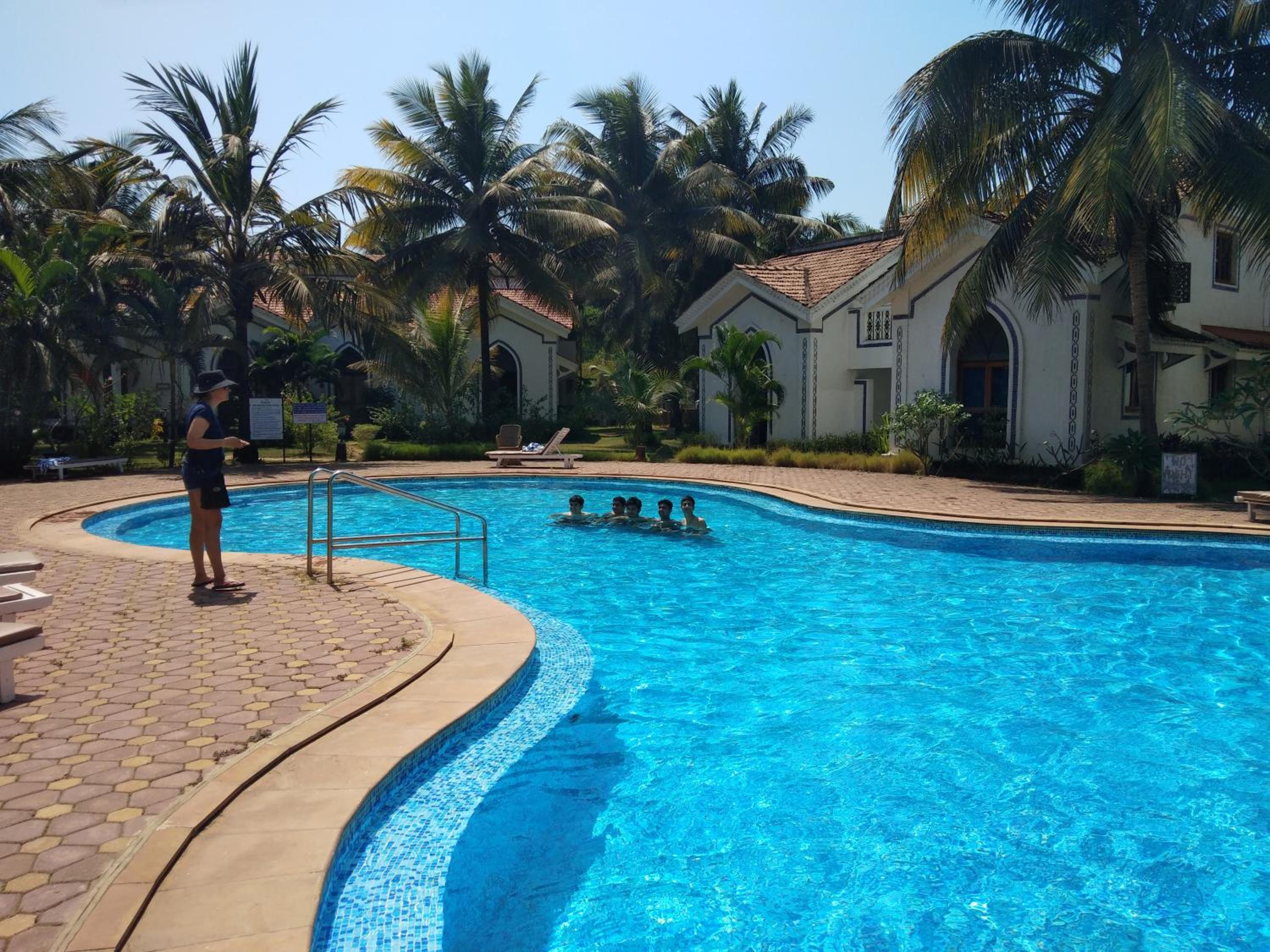 Three-Bedroom Villa with Pool View - Photo 10