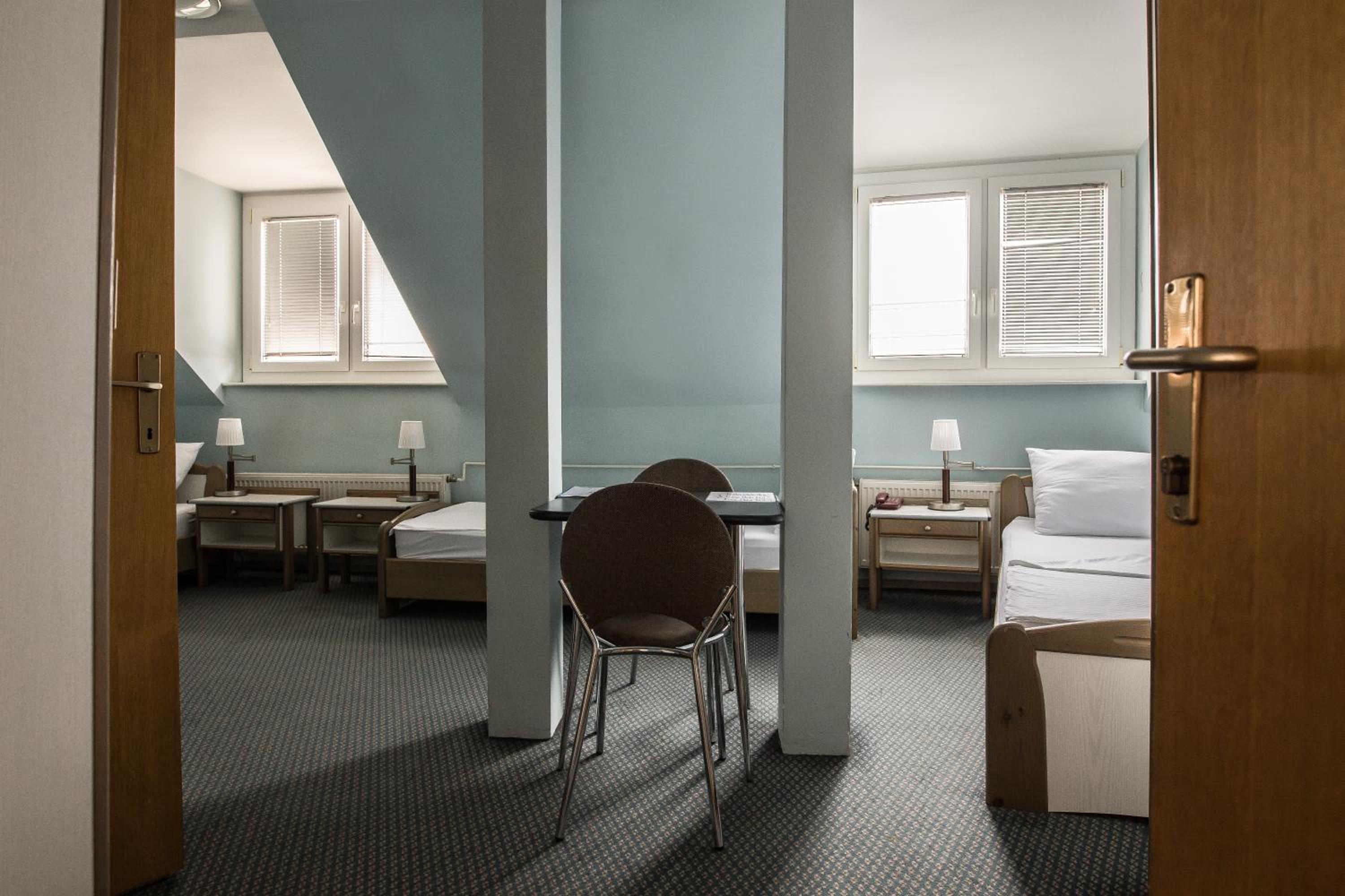 Triple Room - Photo 14