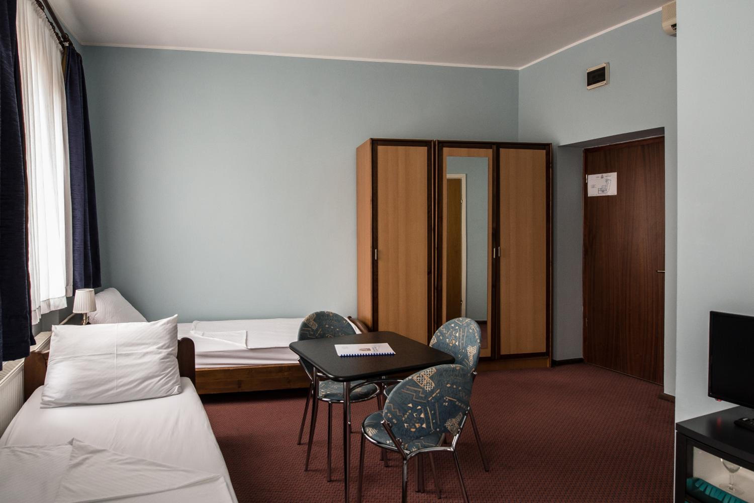 Triple Room - Photo 9