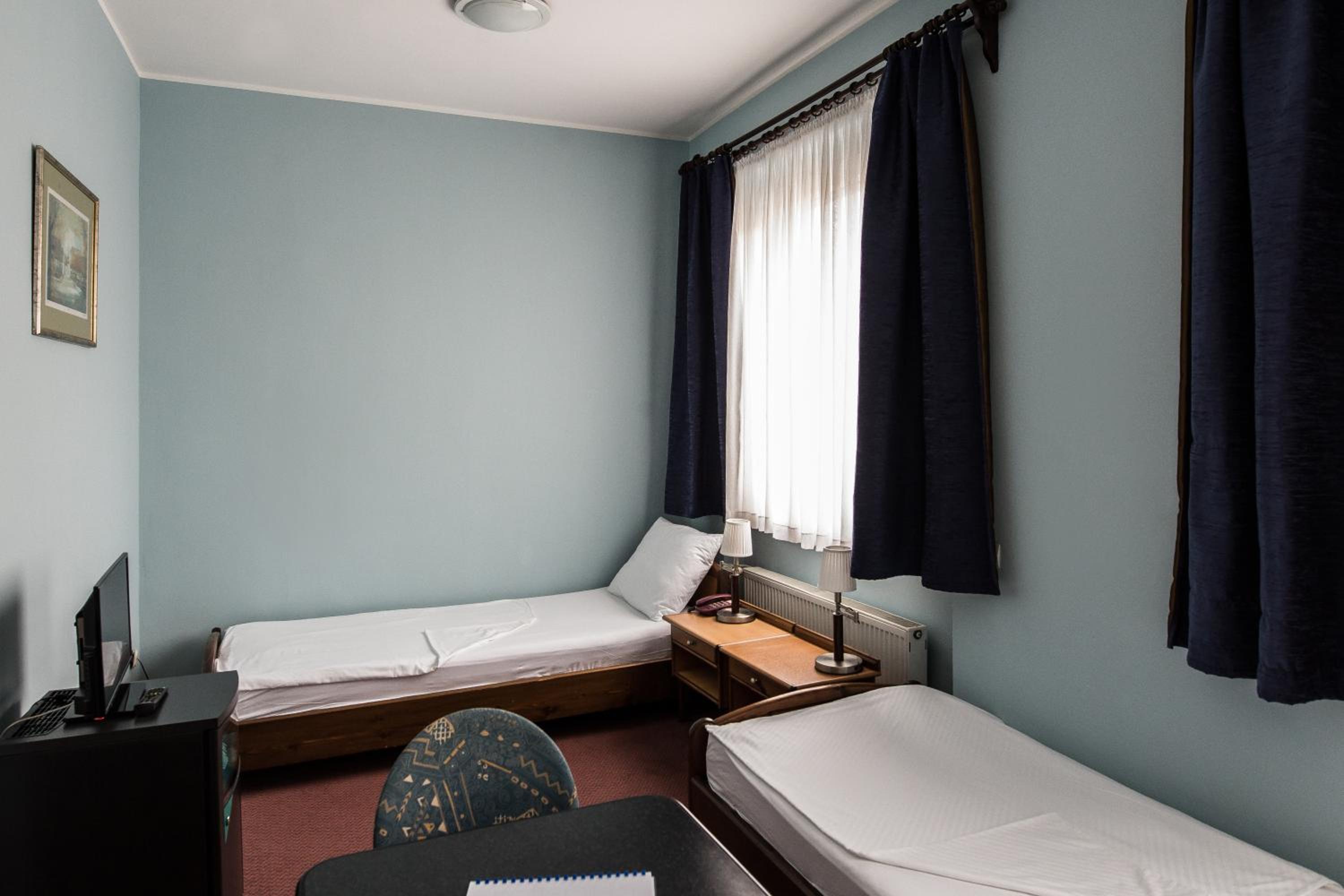 Triple Room - Photo 8