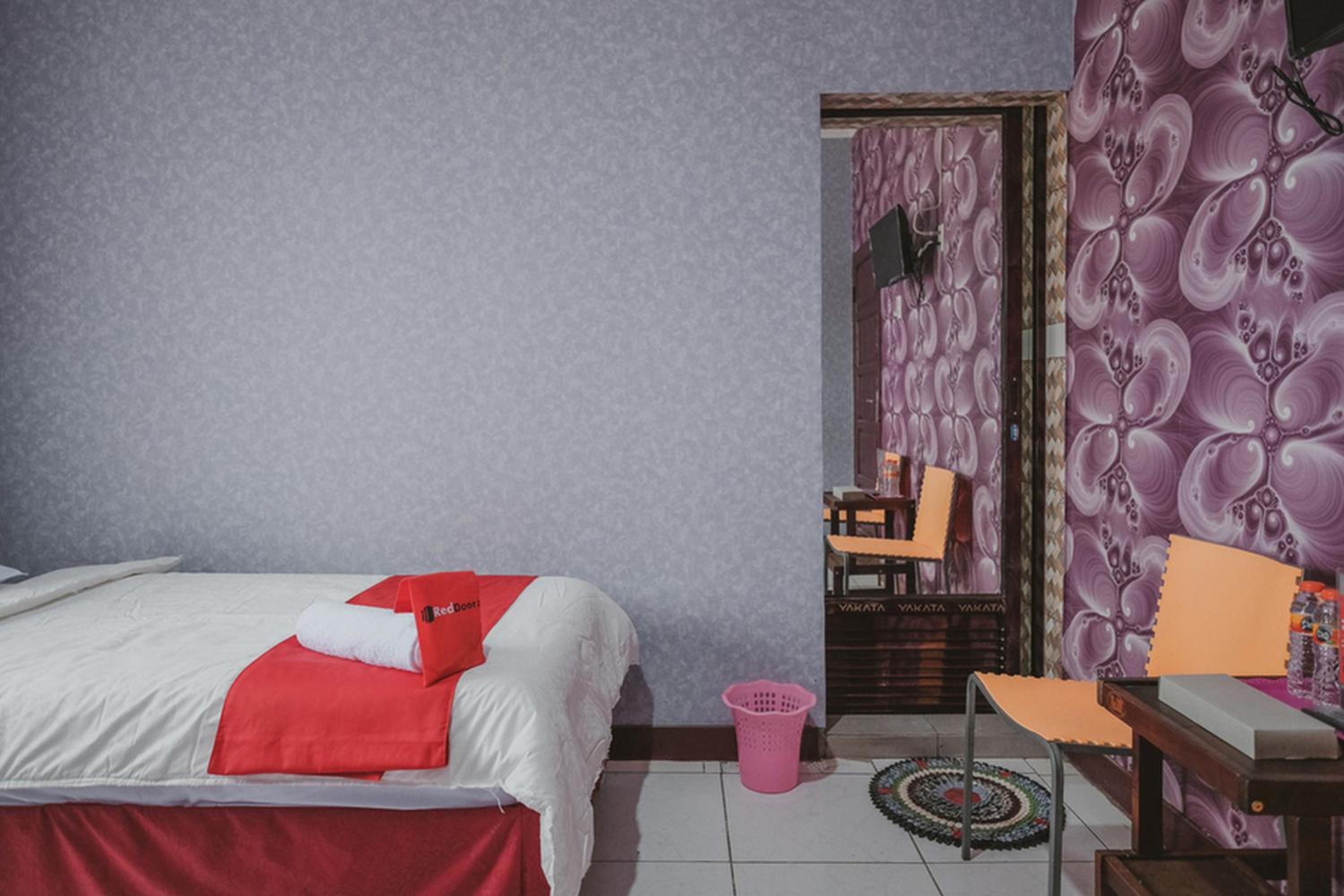 Twin Room - Photo 3
