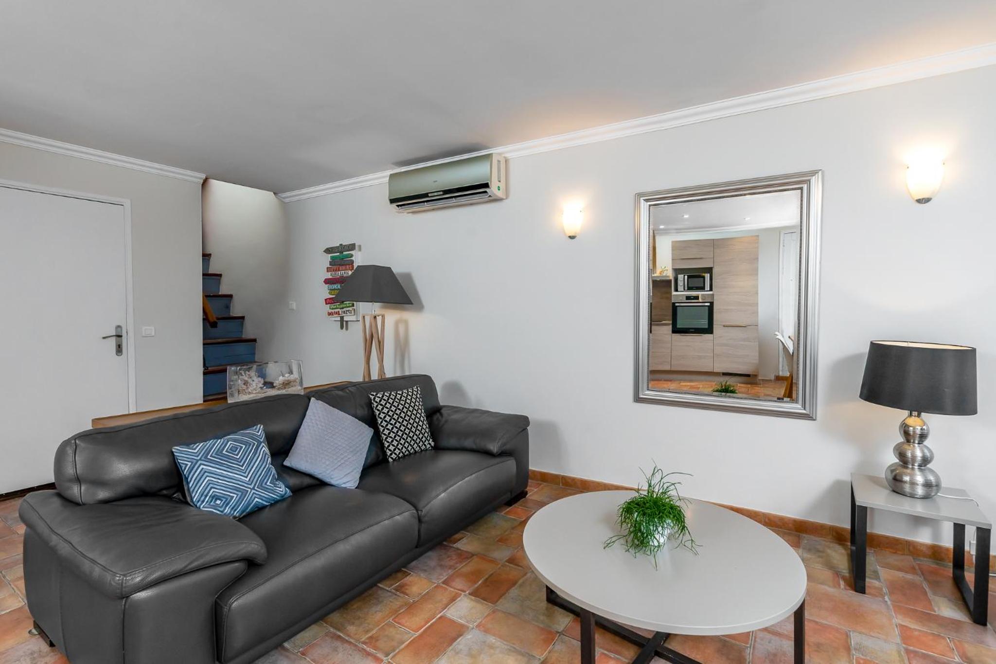 Deluxe Apartment photo 2