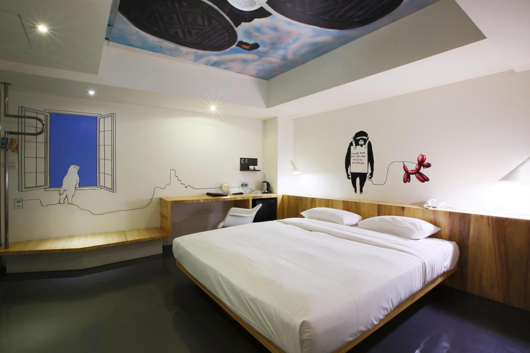Double Room - No Window photo 3