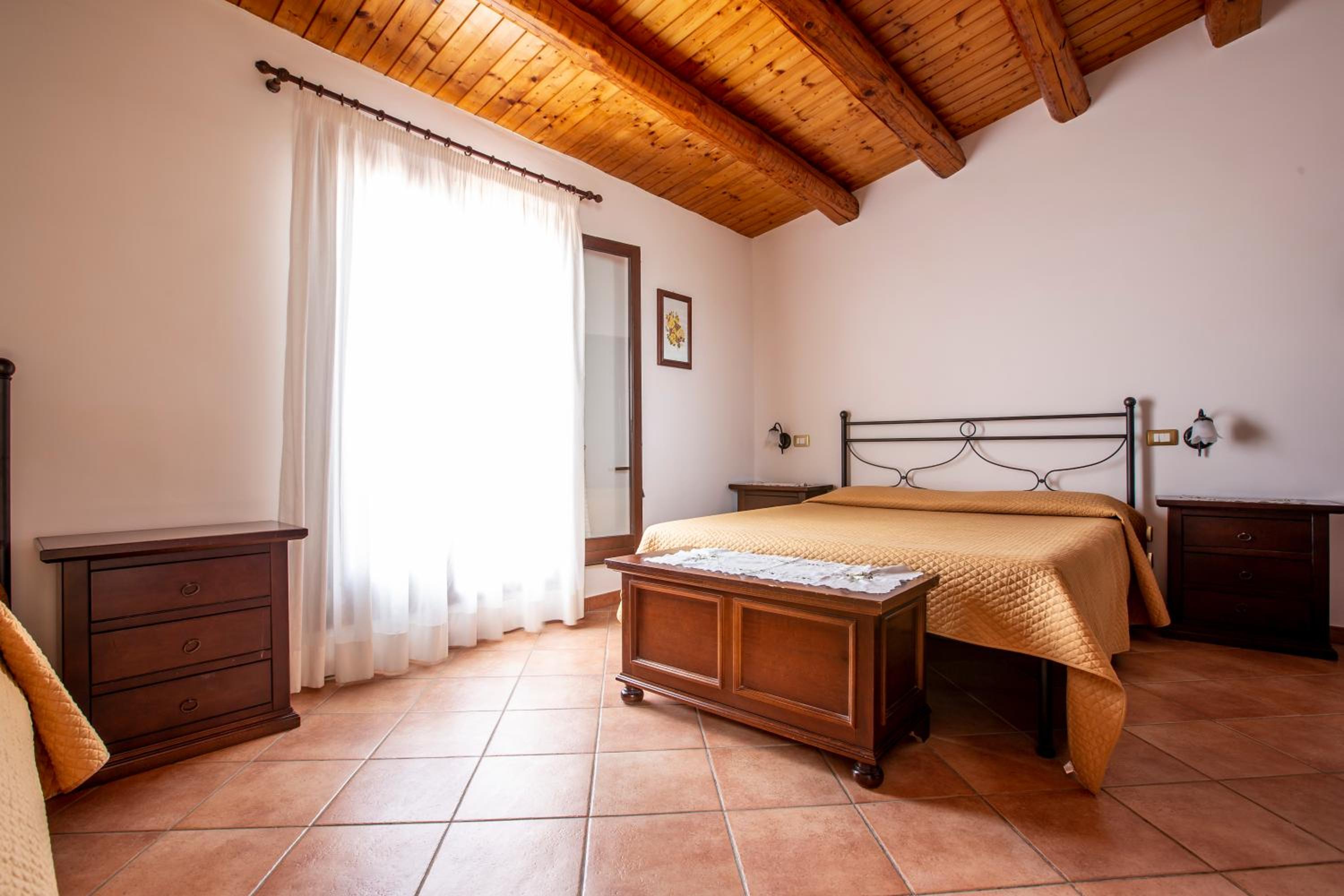 Classic Triple Room - Photo 4