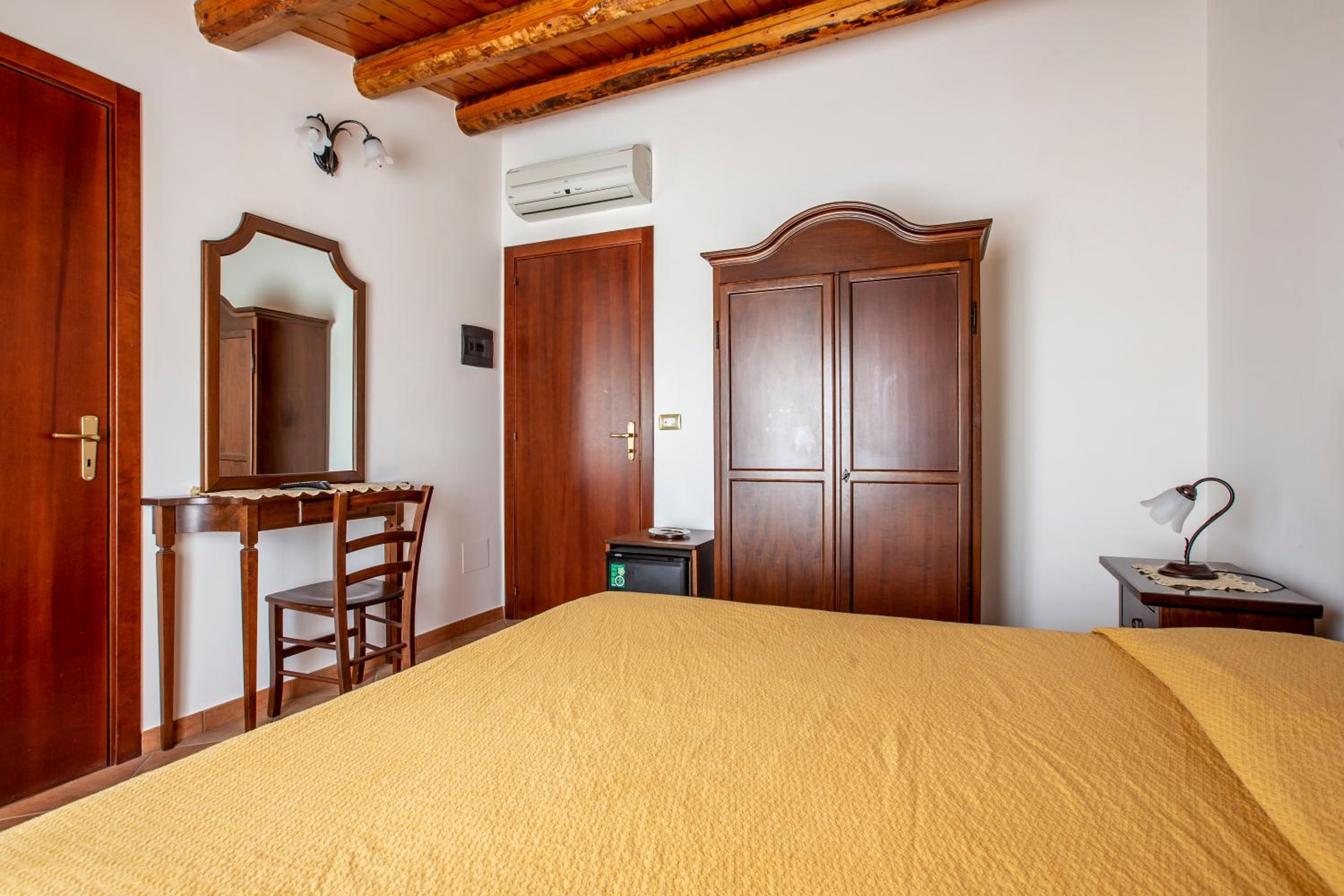 Basic Double Room - Photo 5