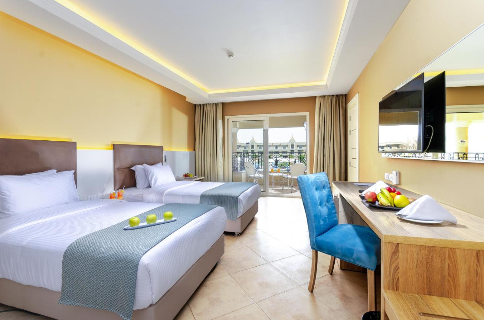 Double or Twin Room with Pool View - Photo 2
