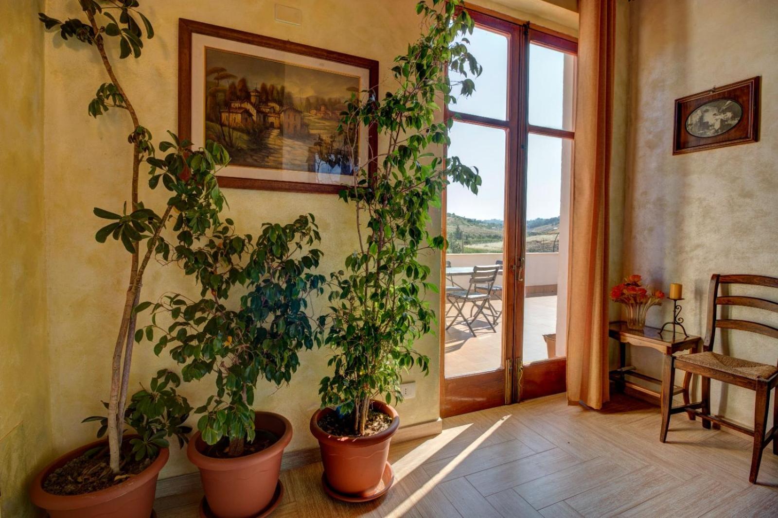 Double Room - Photo 16