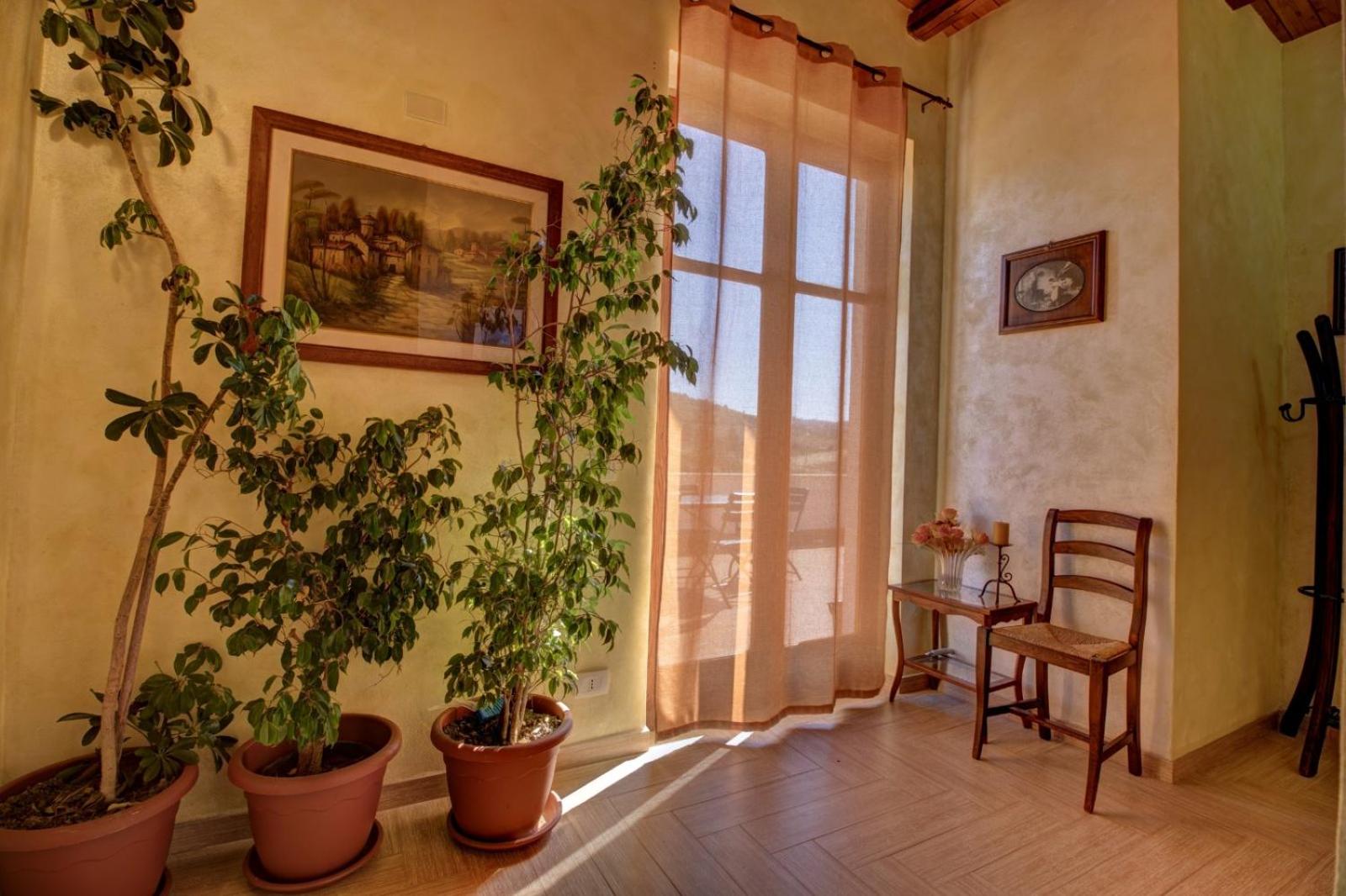 Double Room - Photo 11