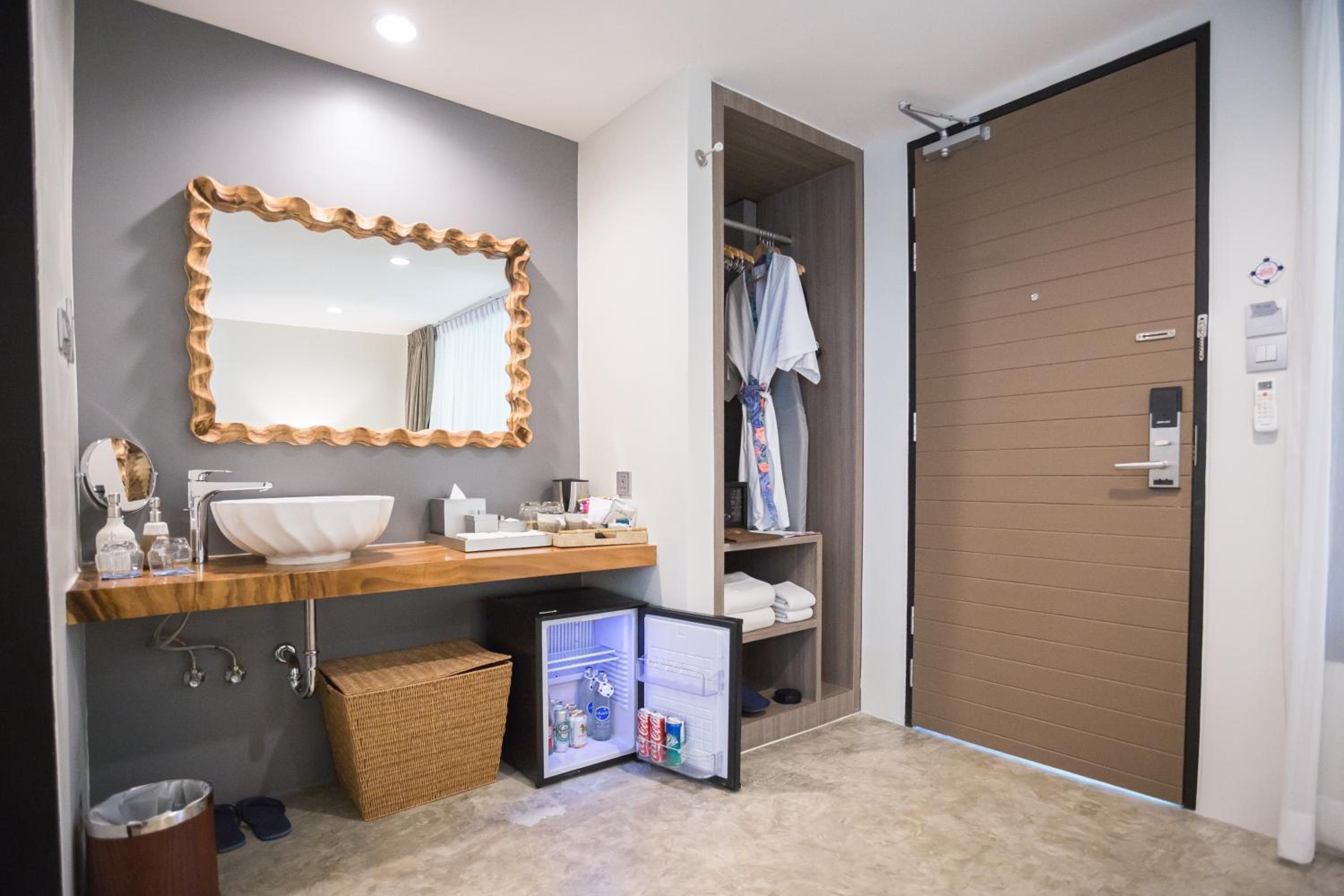 Grand Deluxe Double or Twin Room with Bathtub - Photo 7