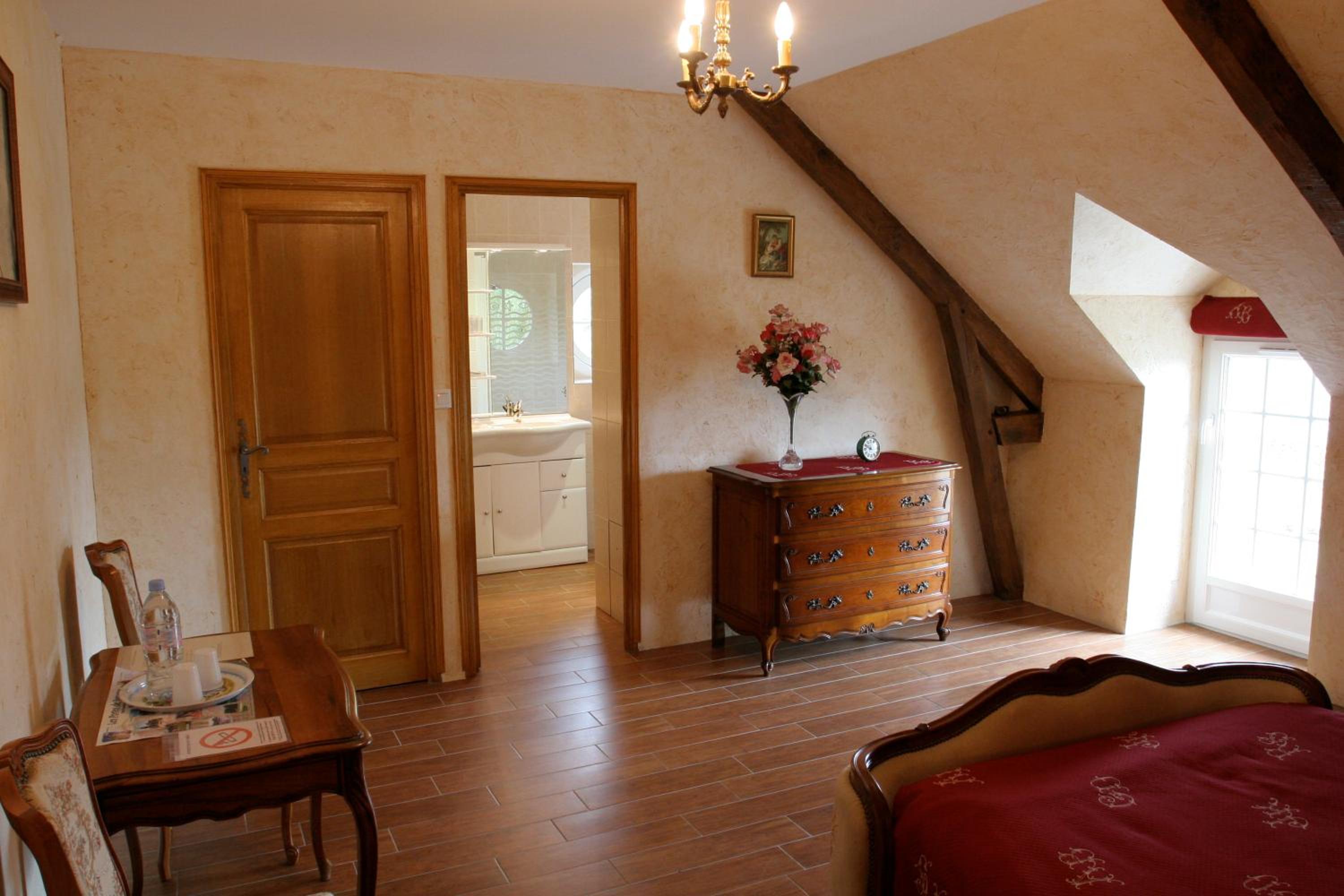 Family Room with Private Bathroom photo 3