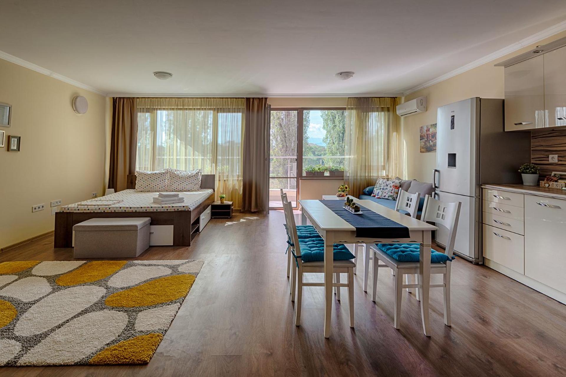 Studio Apartment photo 1