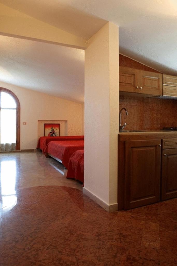 One-Bedroom Apartment with Sea View - Photo 3