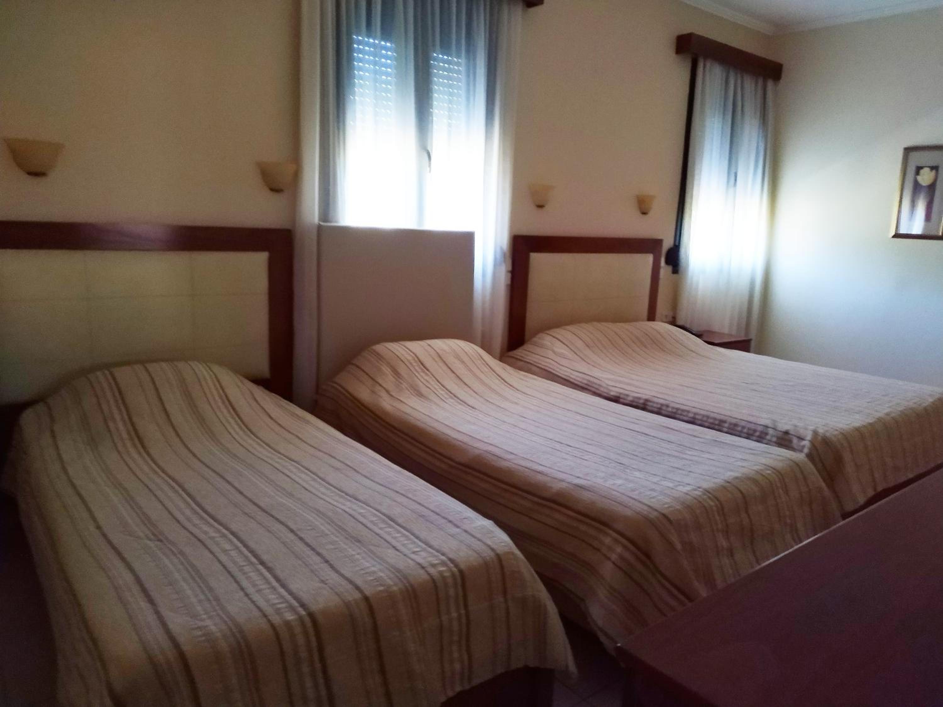 Quadruple Room - Photo 2