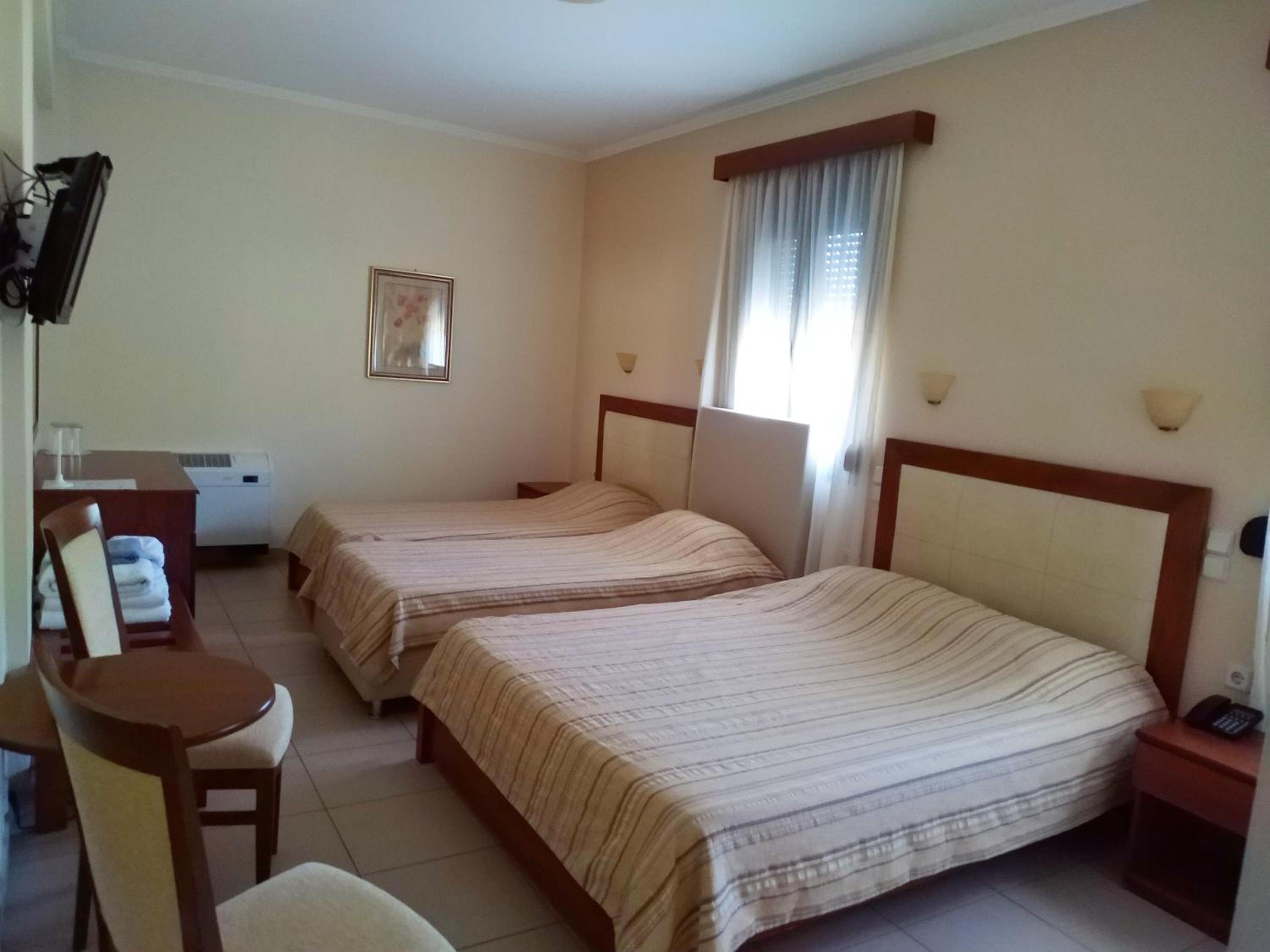 Quadruple Room - Photo 3