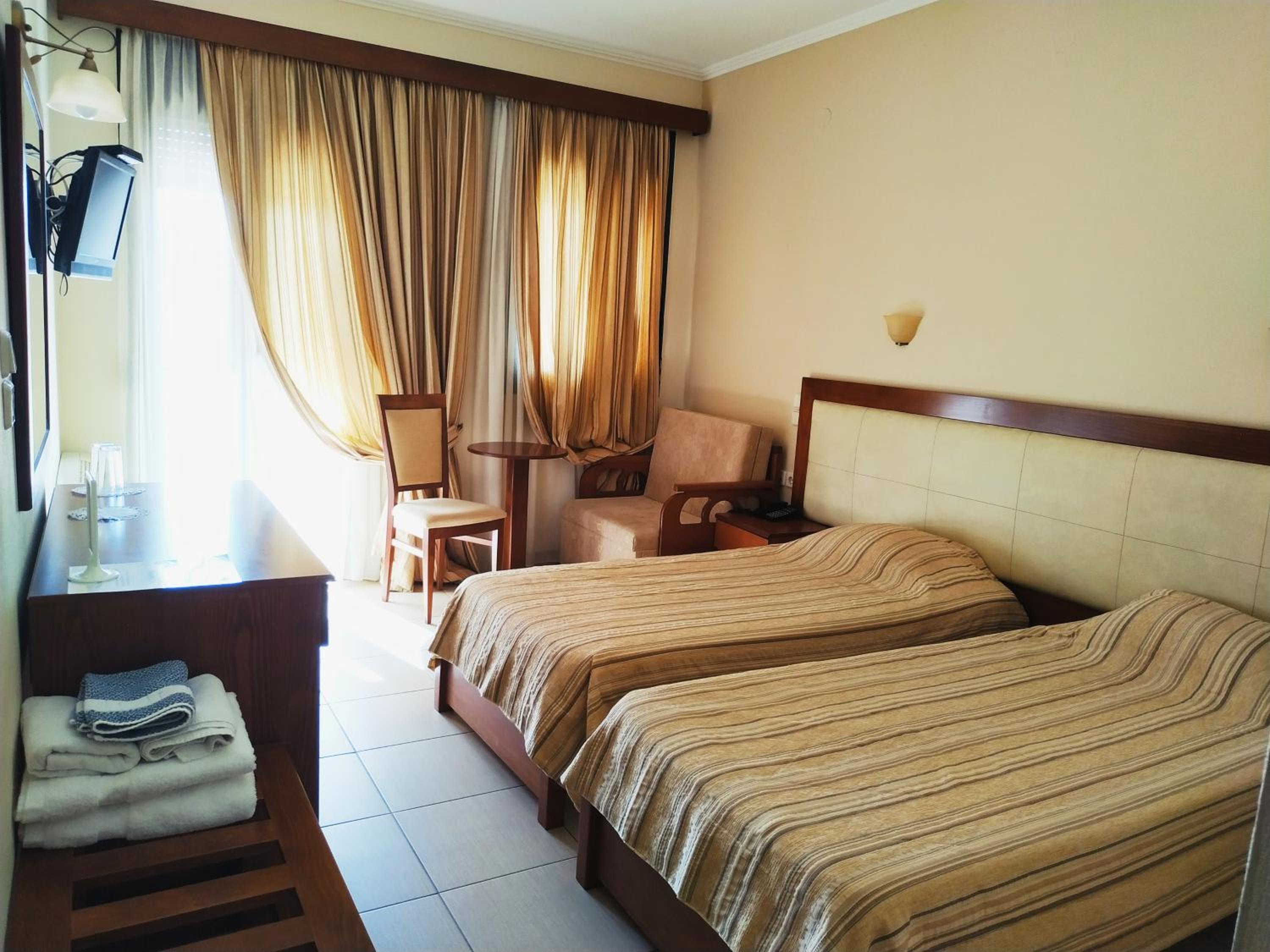 Quadruple Room - Photo 1