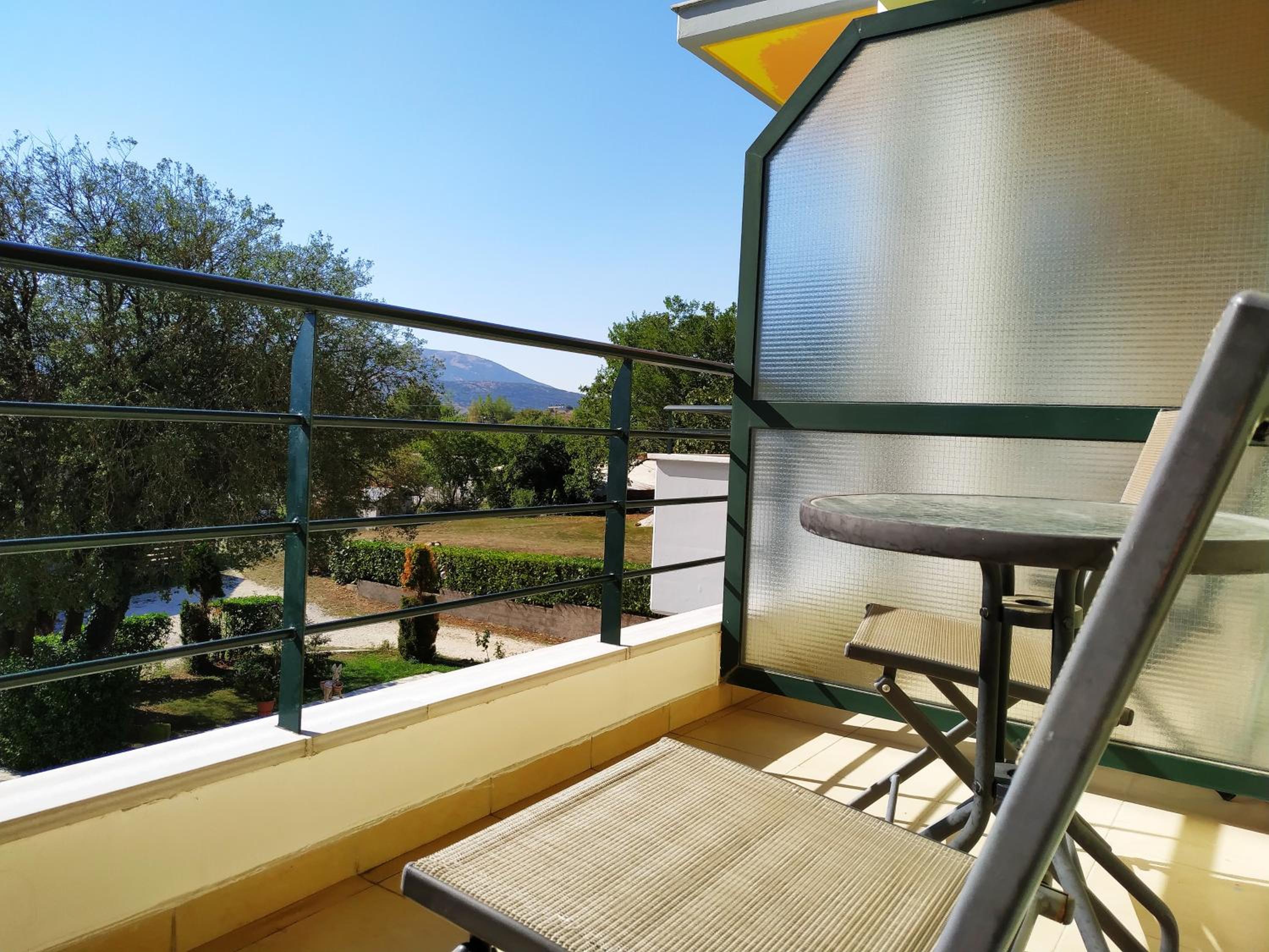 Double or Twin Room with Balcony - Photo 4