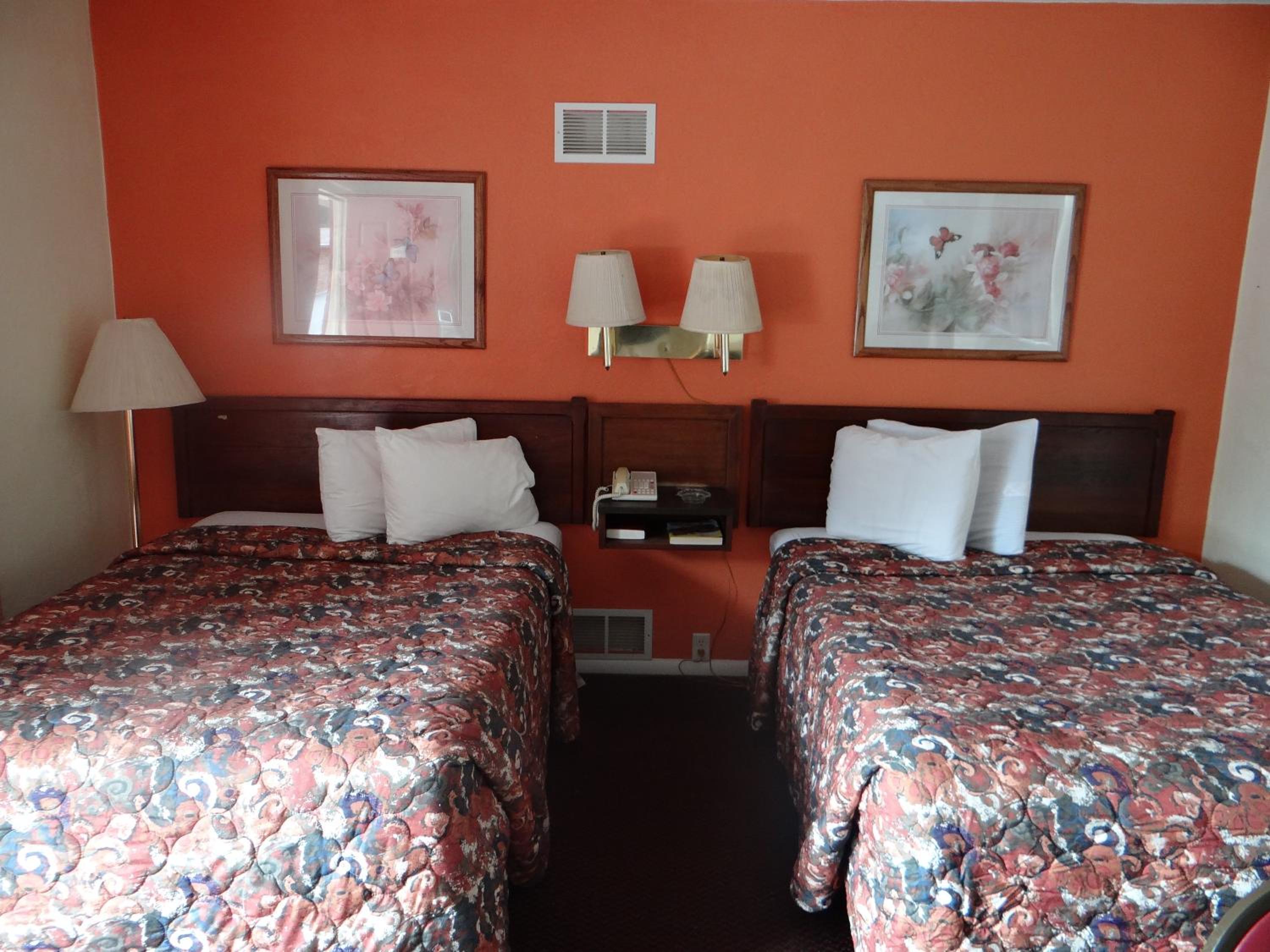 Budget Double Room photo 3