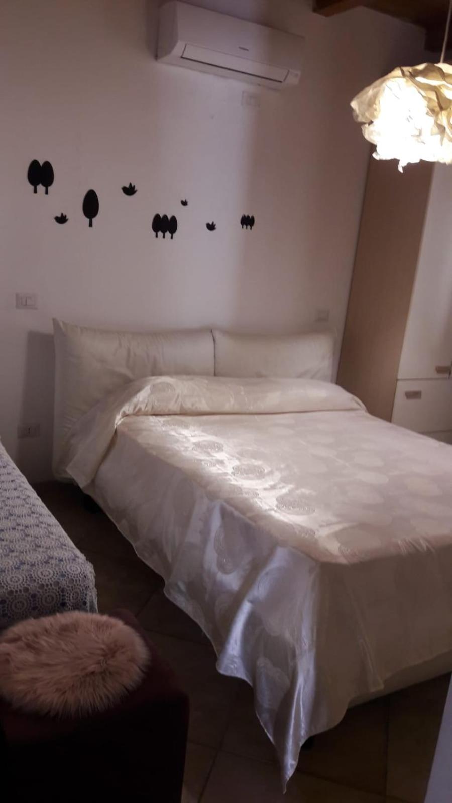 Deluxe Room (2 Adults + 1 Child) - Photo 3