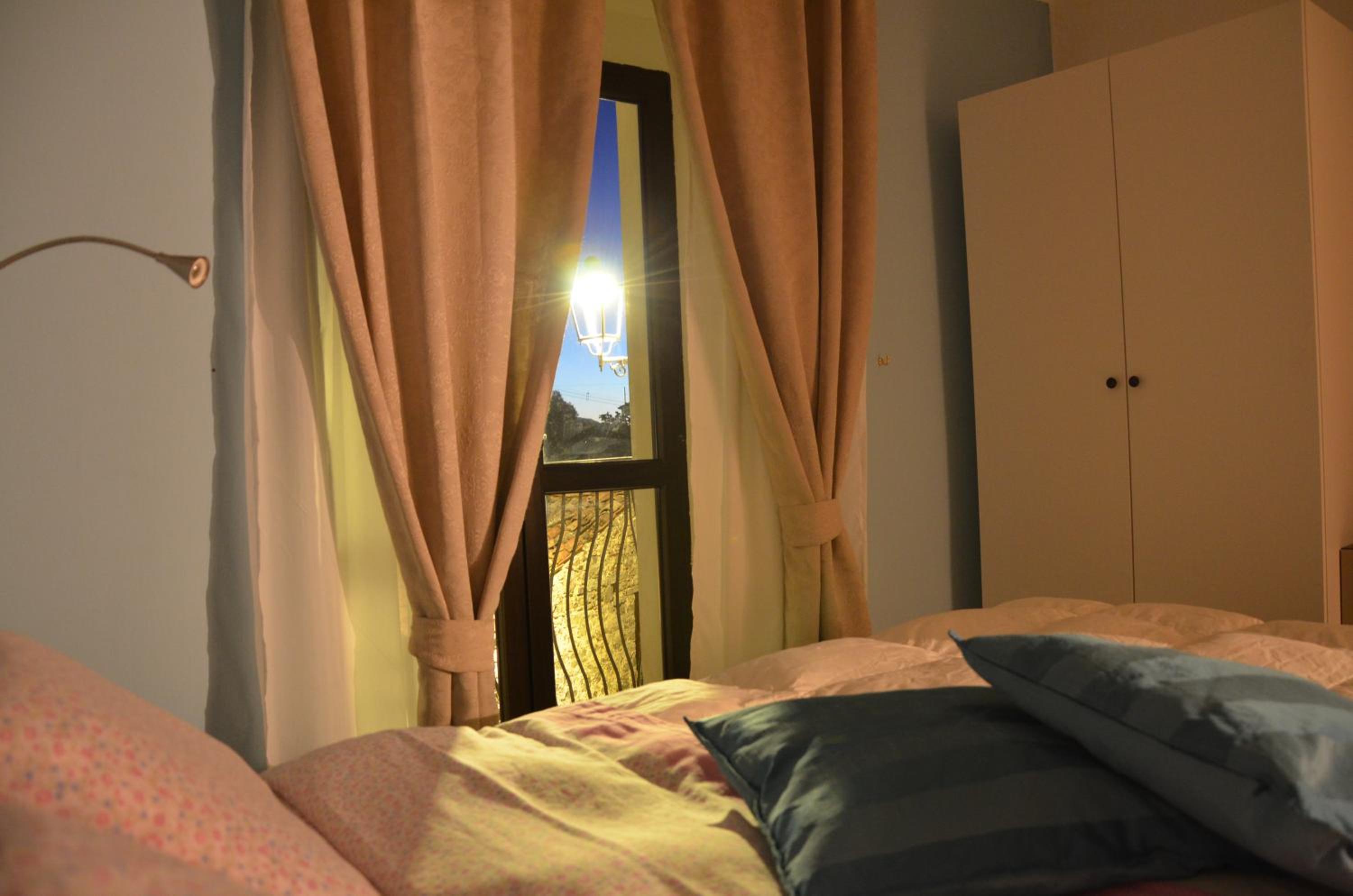 One-Bedroom House - Photo 1