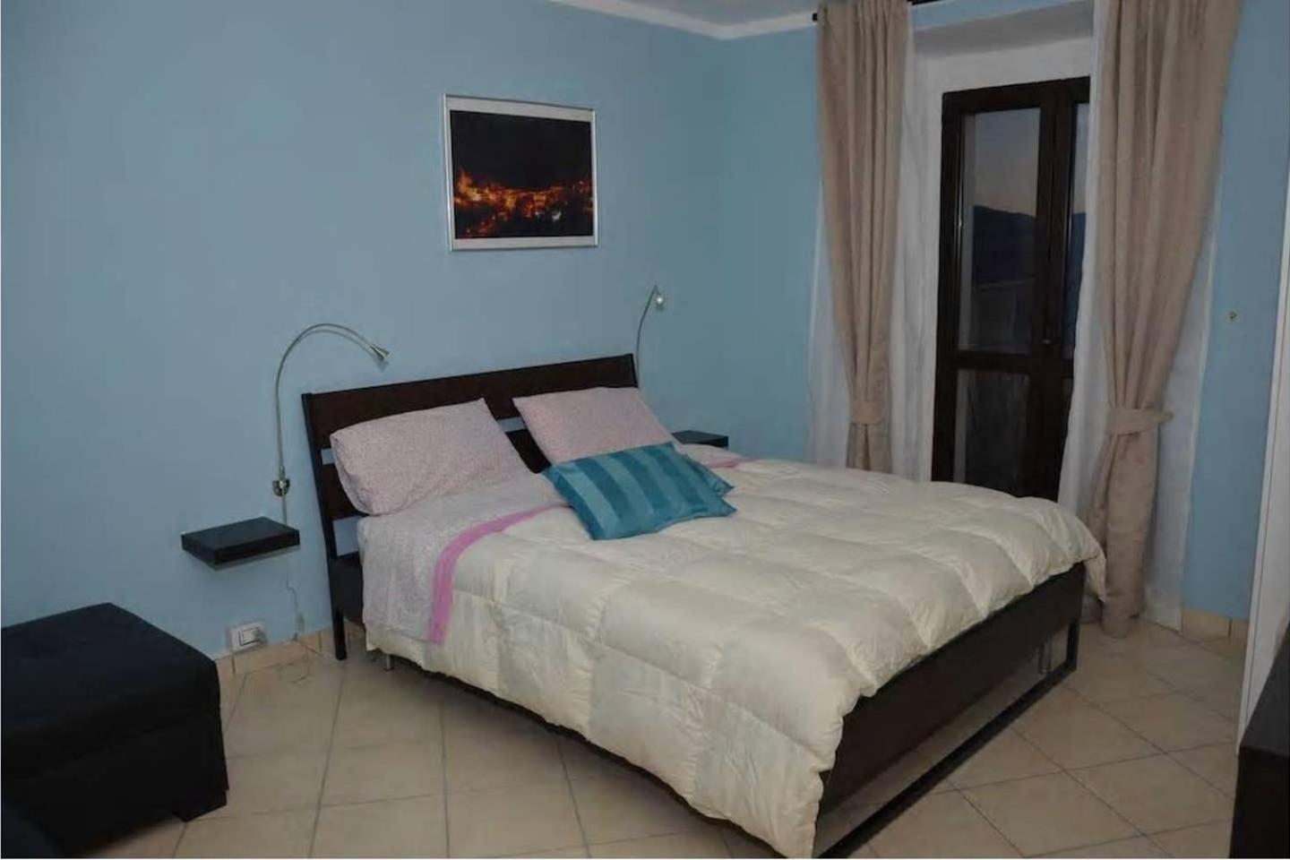 One-Bedroom House - Photo 16