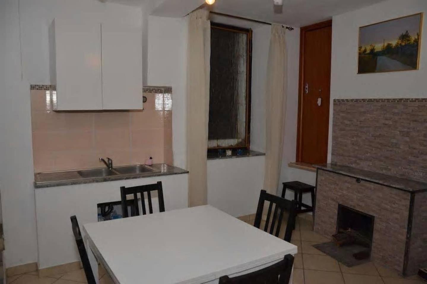 One-Bedroom House - Photo 14